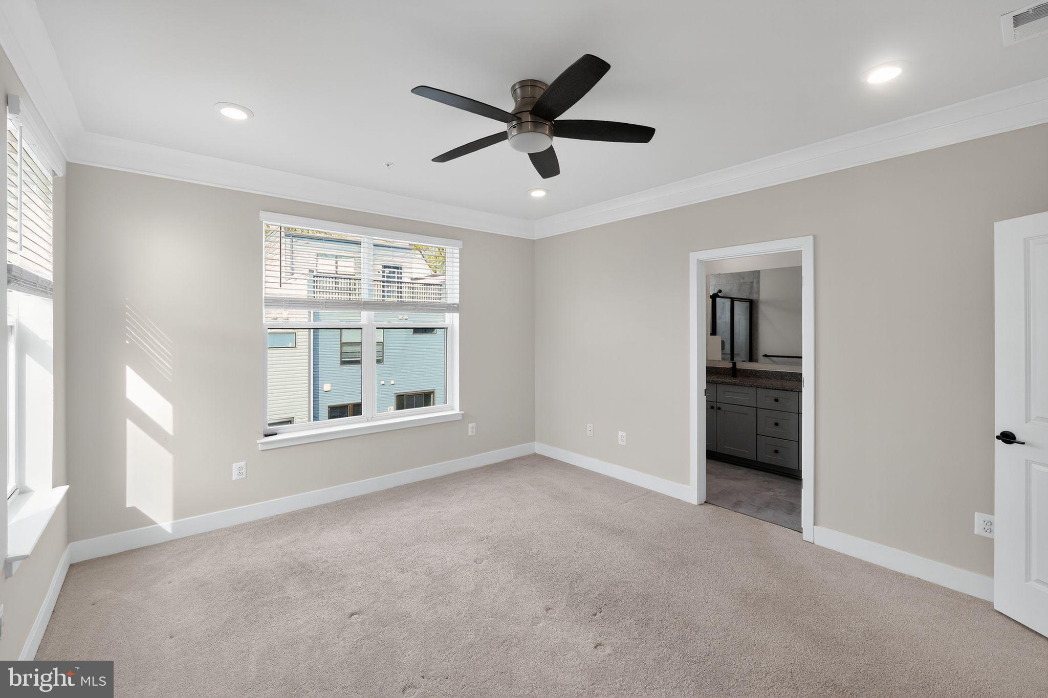 MEDFIELD - Residential