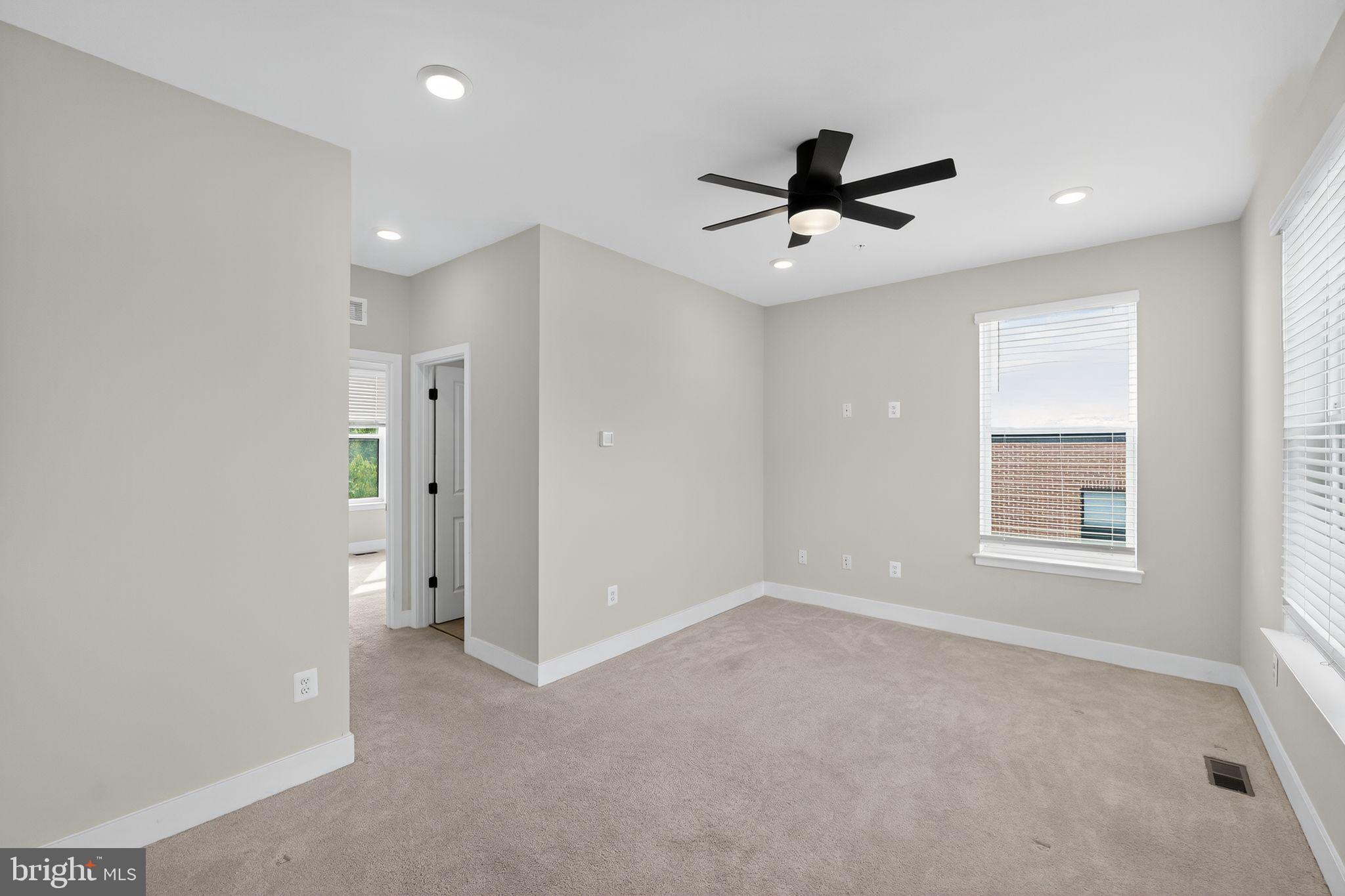 MEDFIELD - Residential