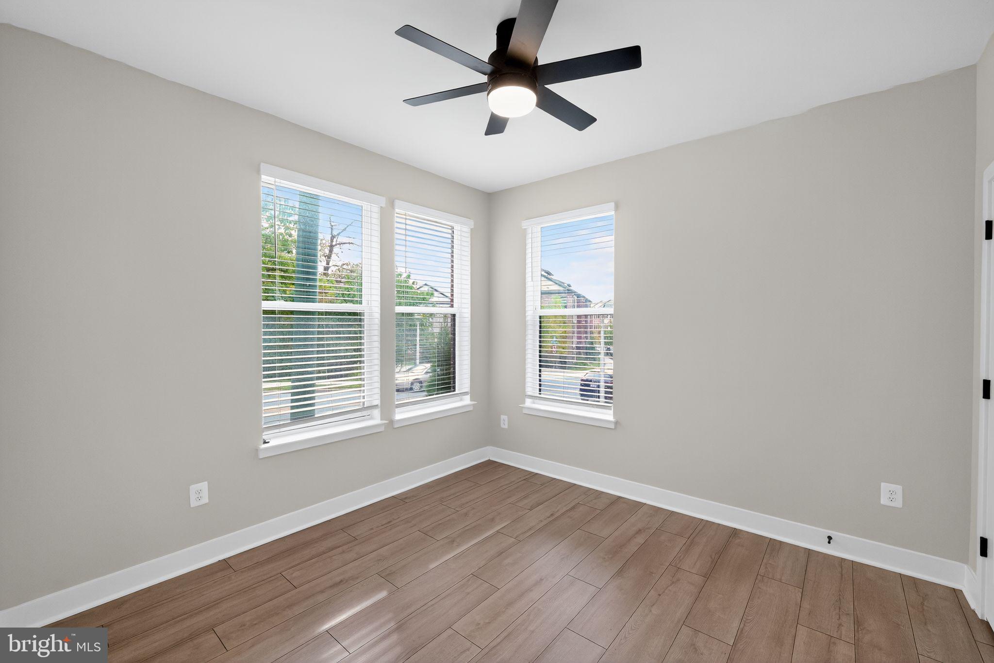 MEDFIELD - Residential