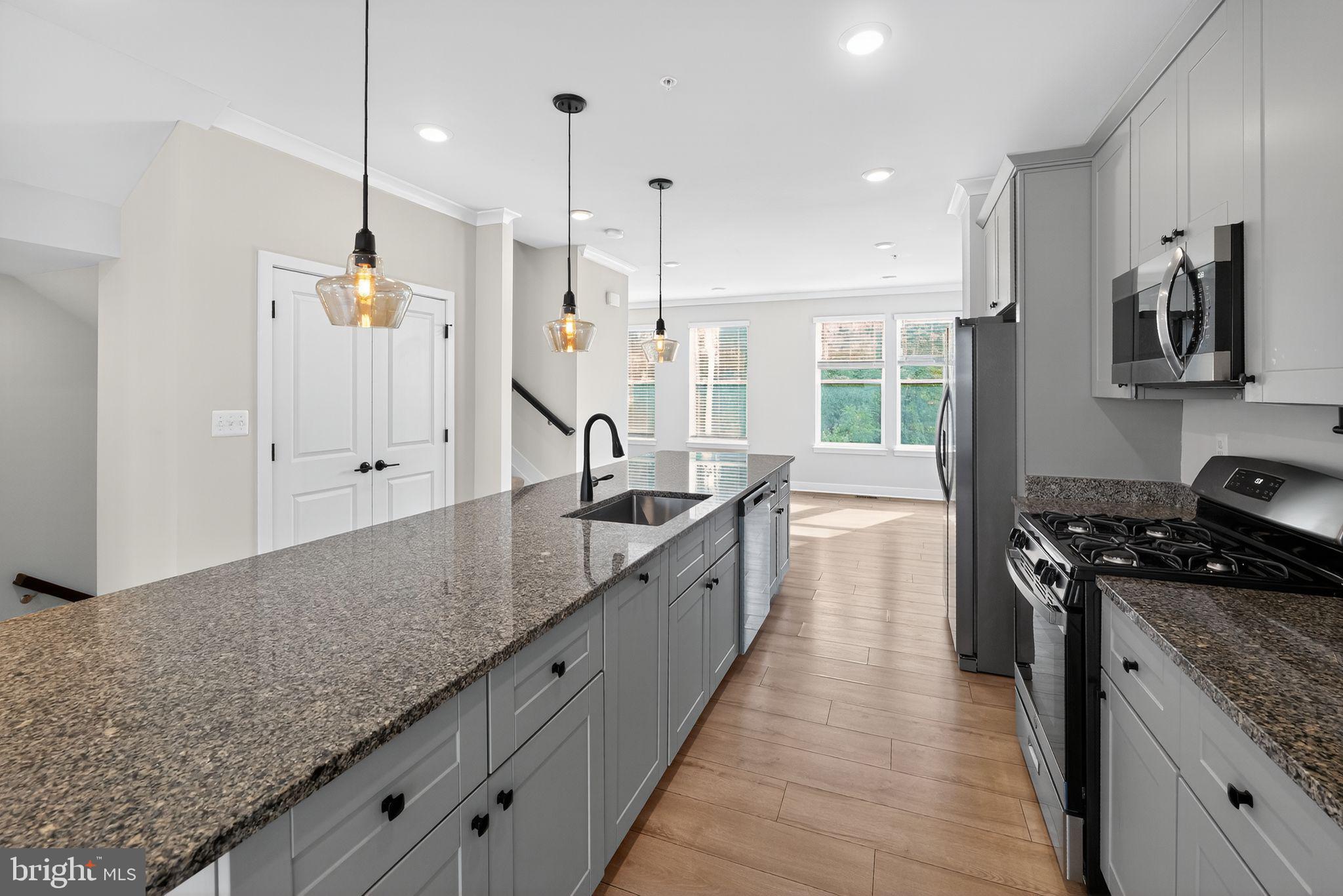 MEDFIELD - Residential