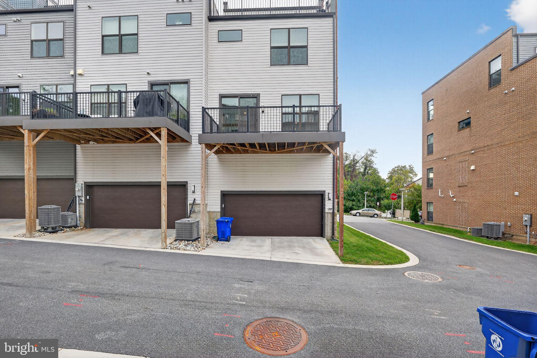 MEDFIELD - Residential
