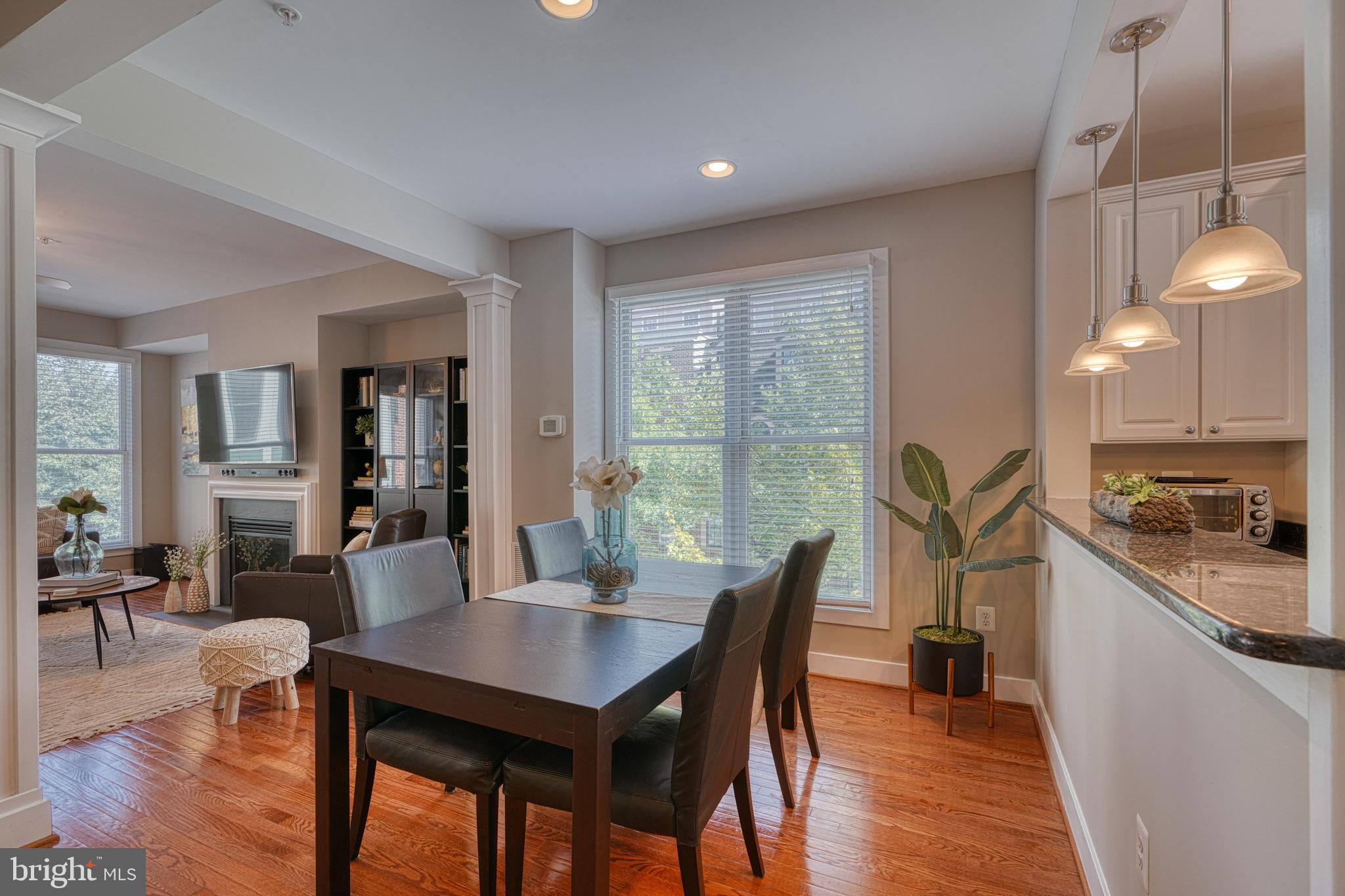 LOMBARD COURT - Residential