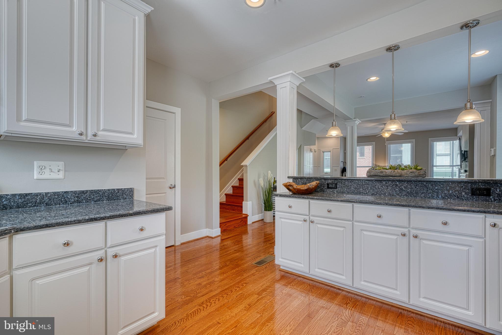 LOMBARD COURT - Residential