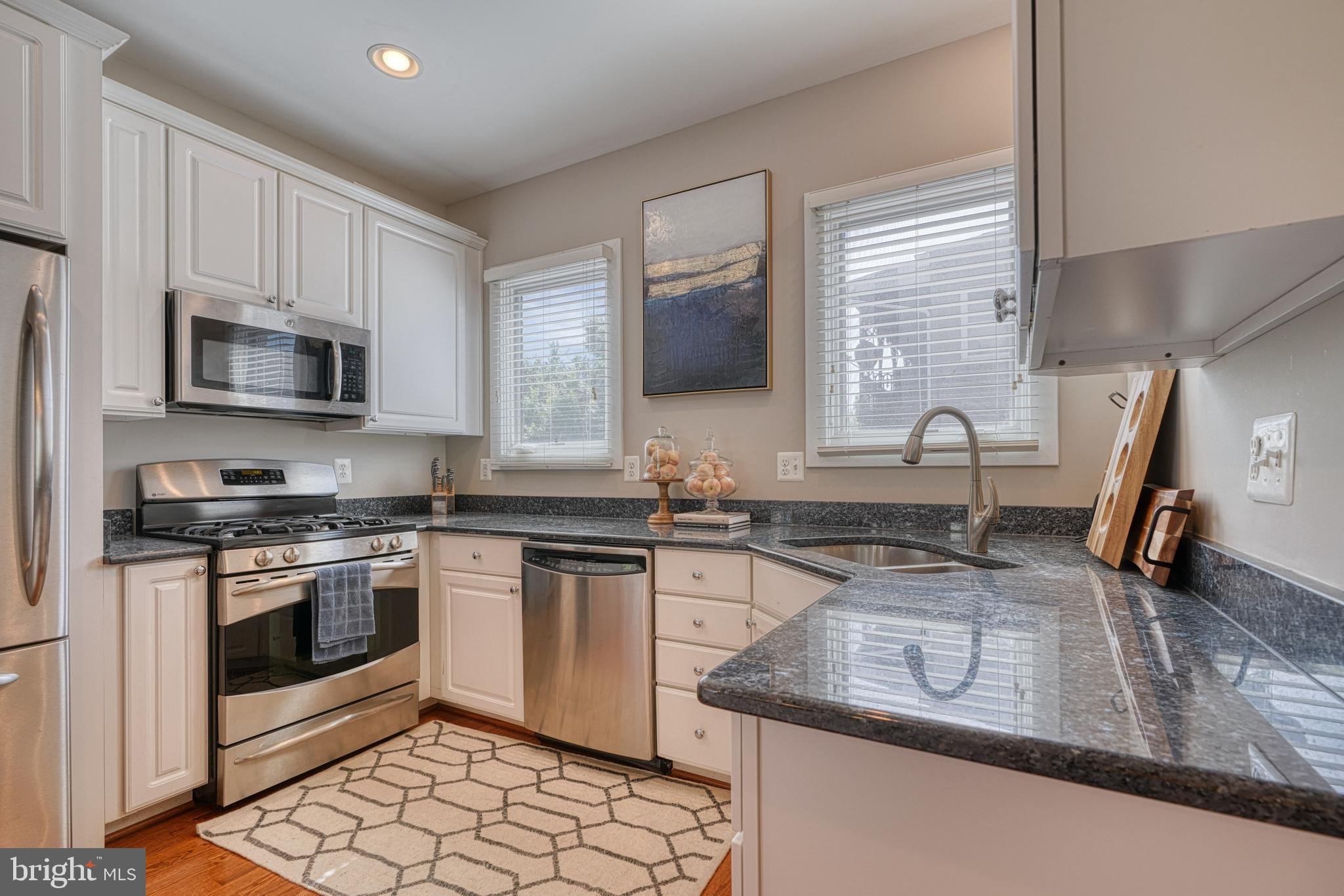 LOMBARD COURT - Residential