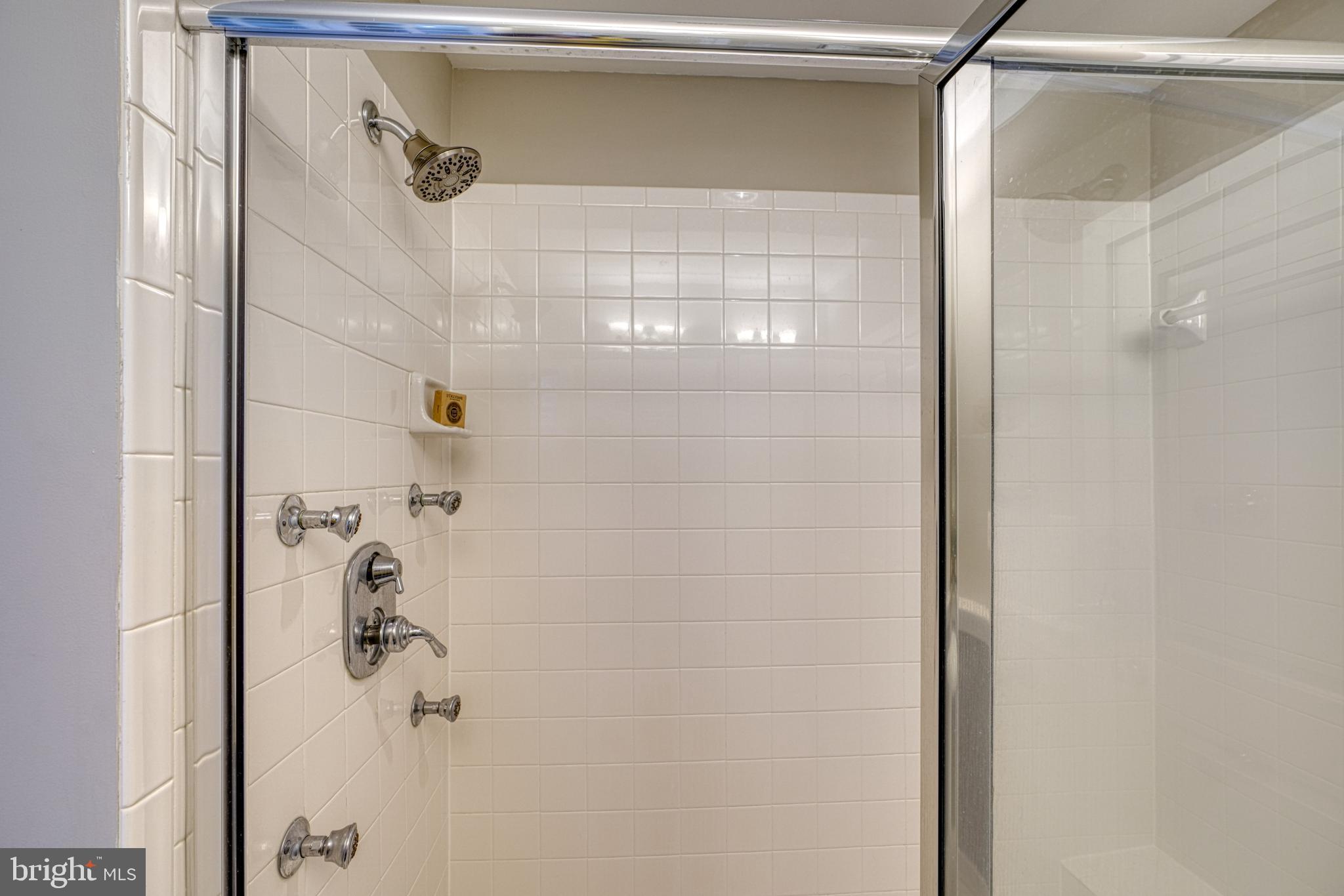 LOMBARD COURT - Residential