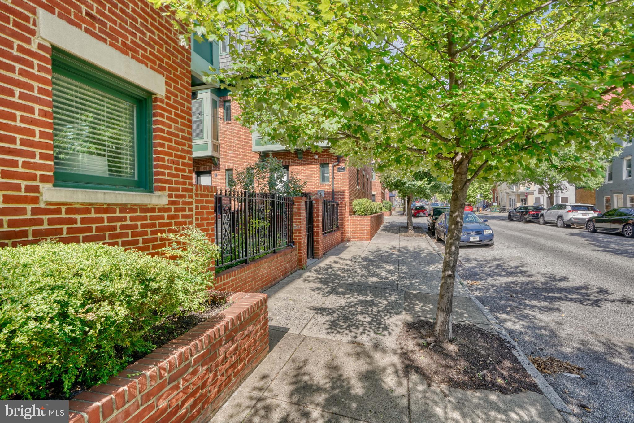 LOMBARD COURT - Residential