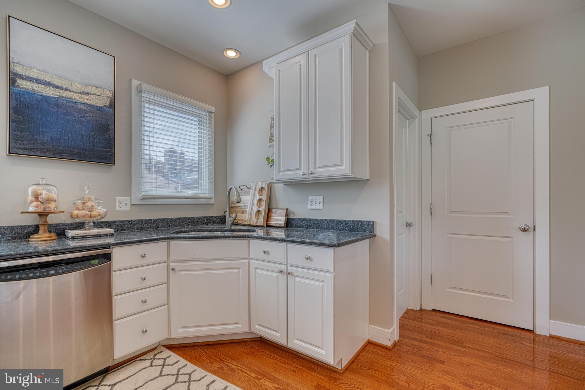 LOMBARD COURT - Residential