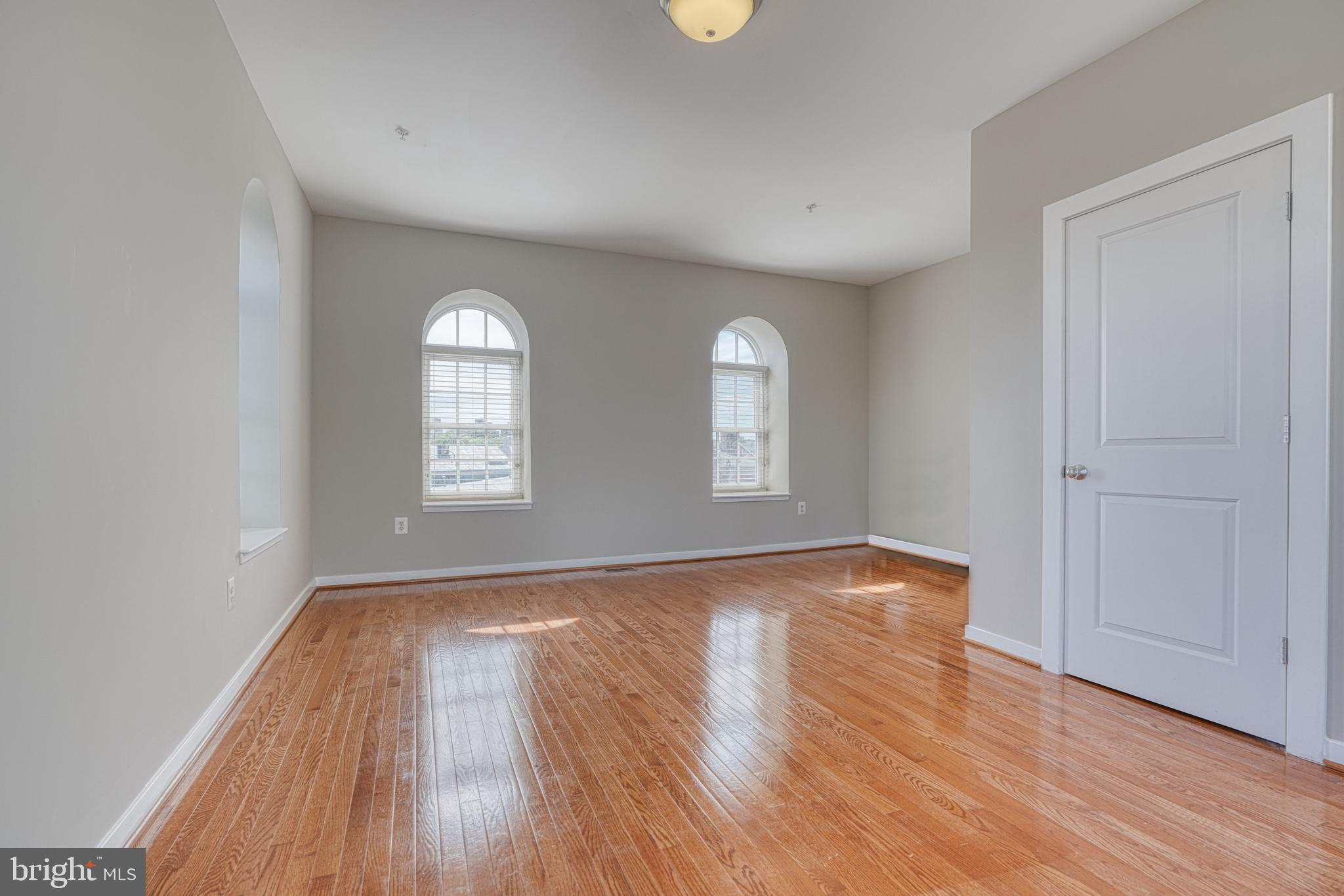 LOMBARD COURT - Residential