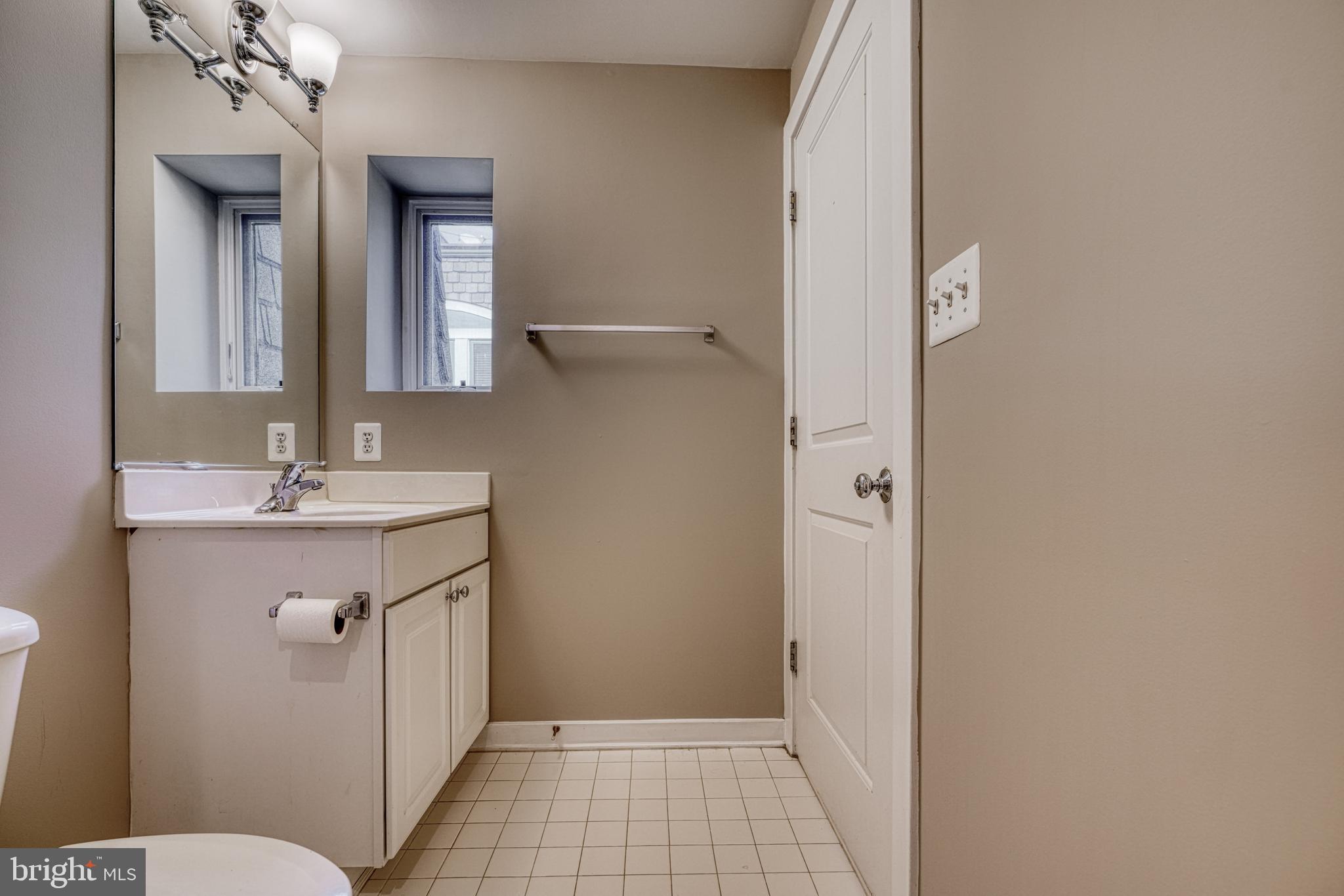 LOMBARD COURT - Residential