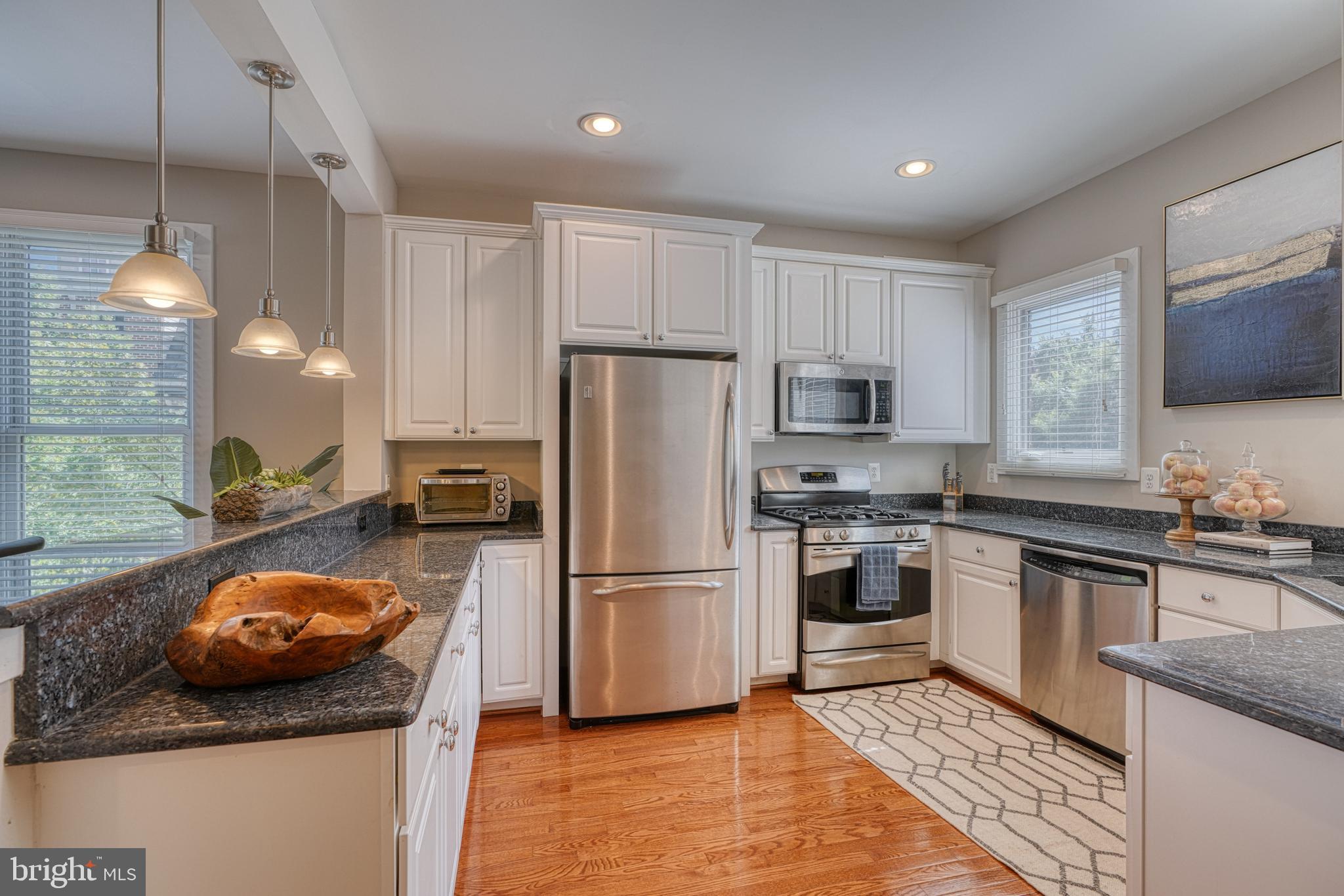 LOMBARD COURT - Residential