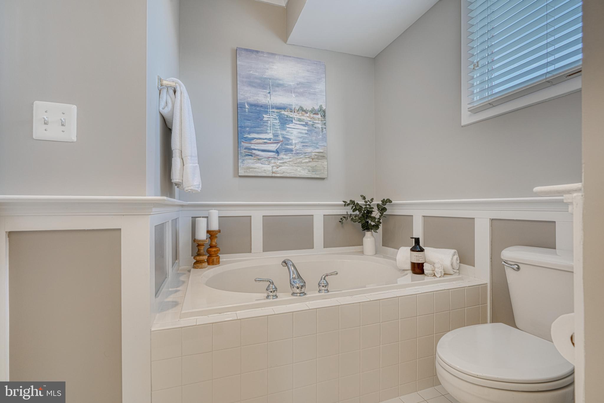 LOMBARD COURT - Residential