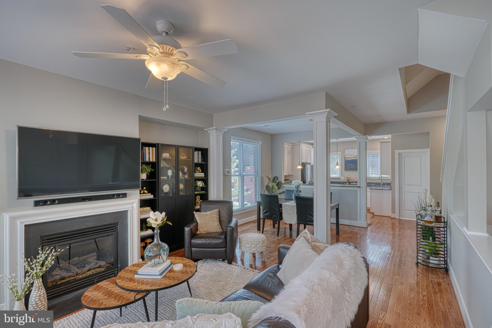 LOMBARD COURT - Residential