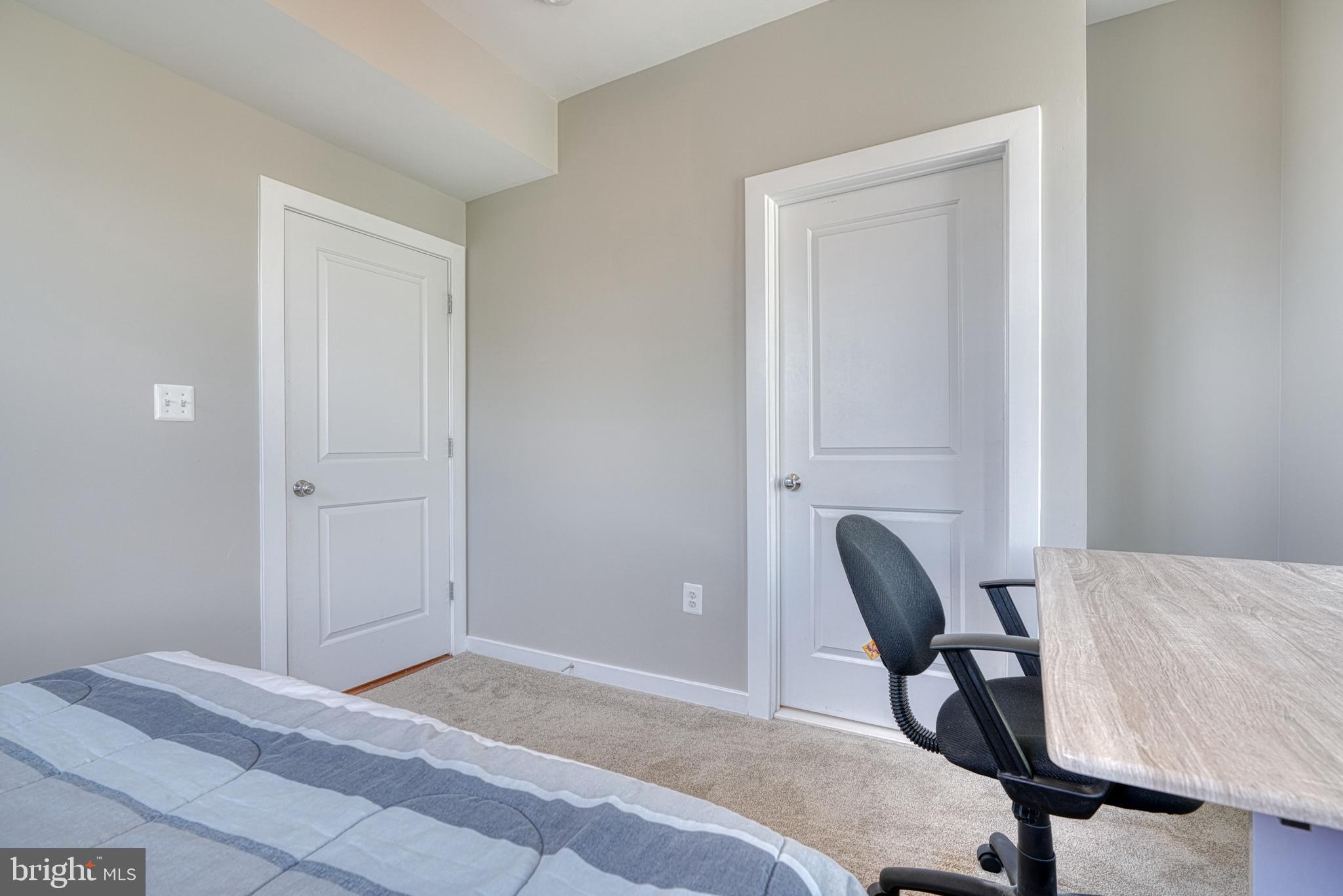 LOMBARD COURT - Residential