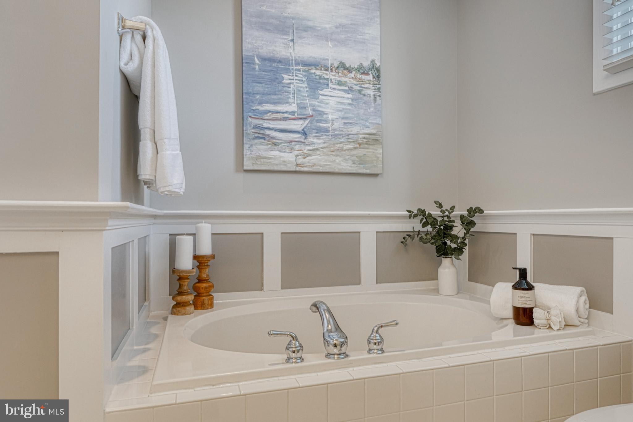 LOMBARD COURT - Residential