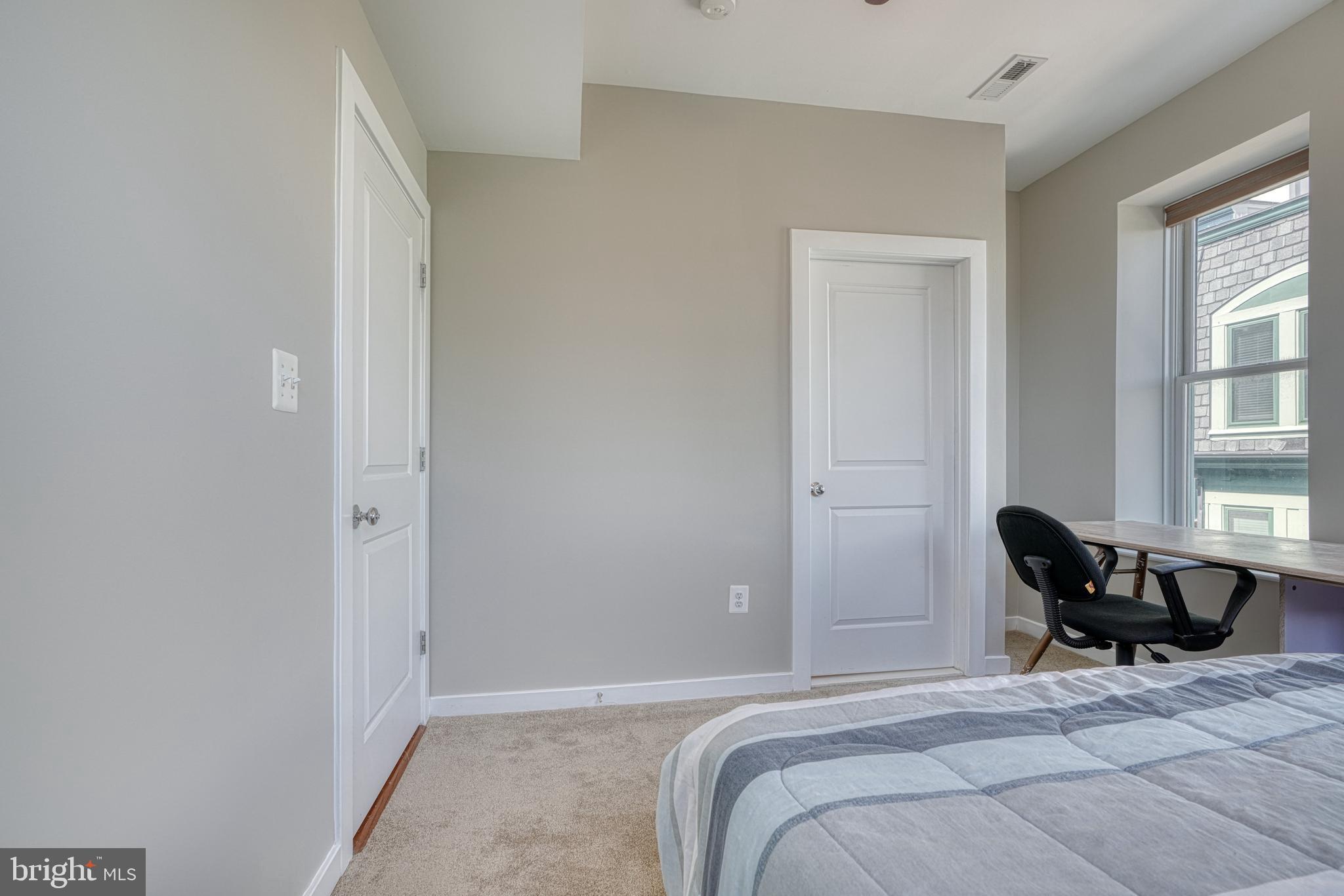 LOMBARD COURT - Residential