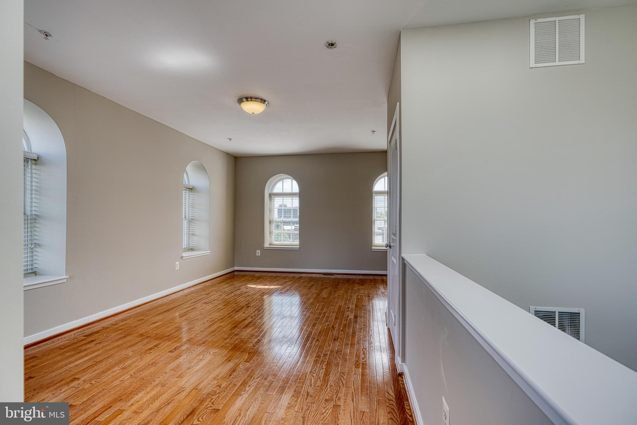 LOMBARD COURT - Residential