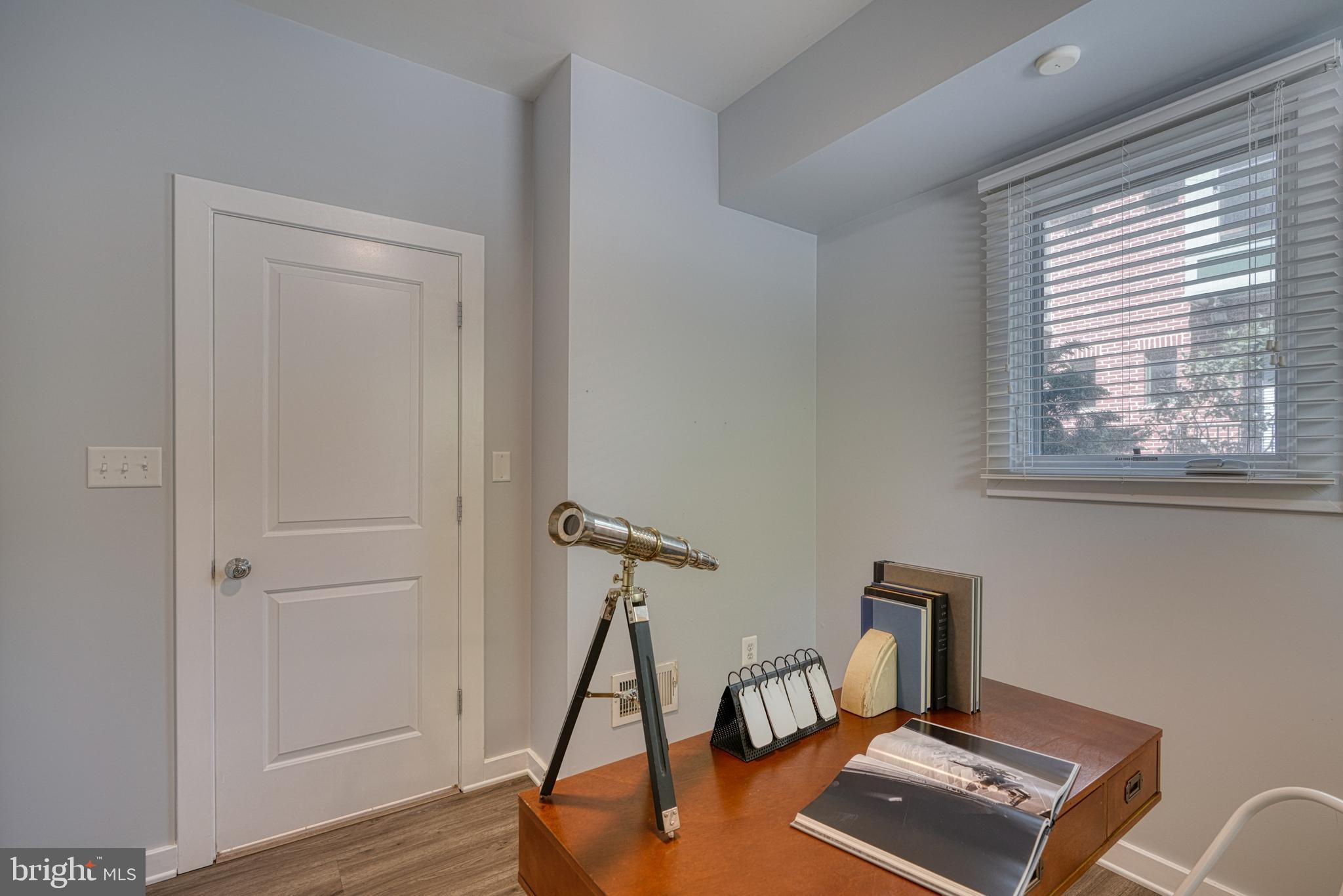 LOMBARD COURT - Residential