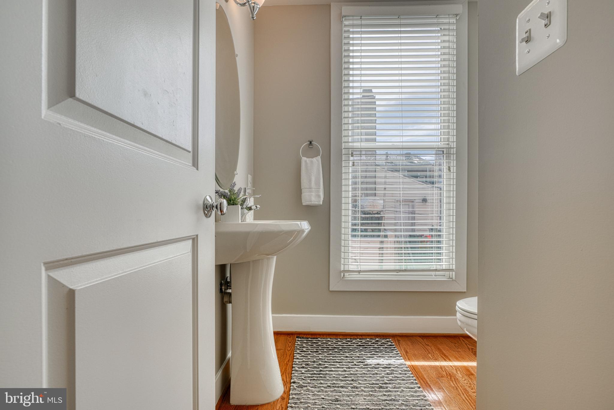 LOMBARD COURT - Residential