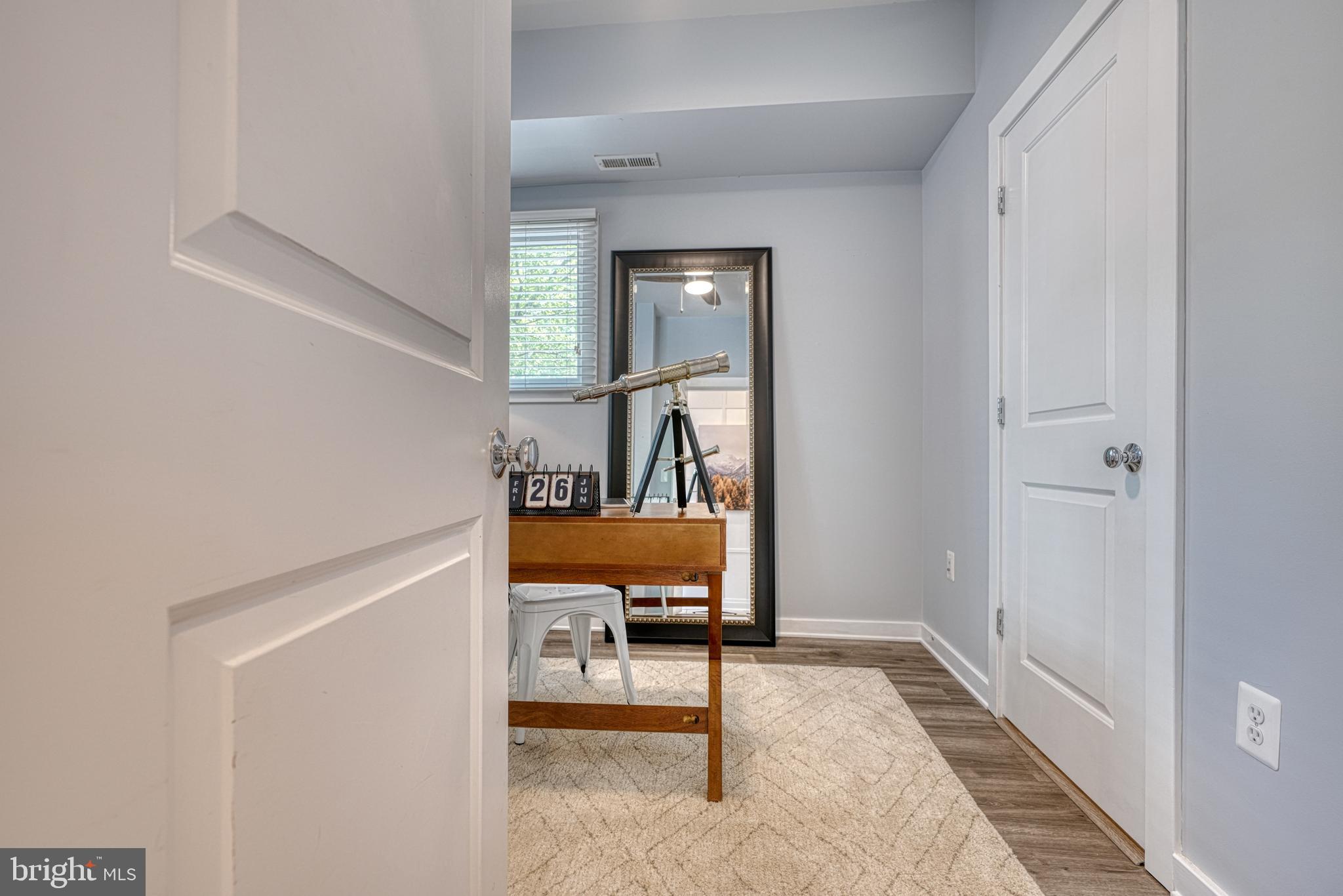 LOMBARD COURT - Residential