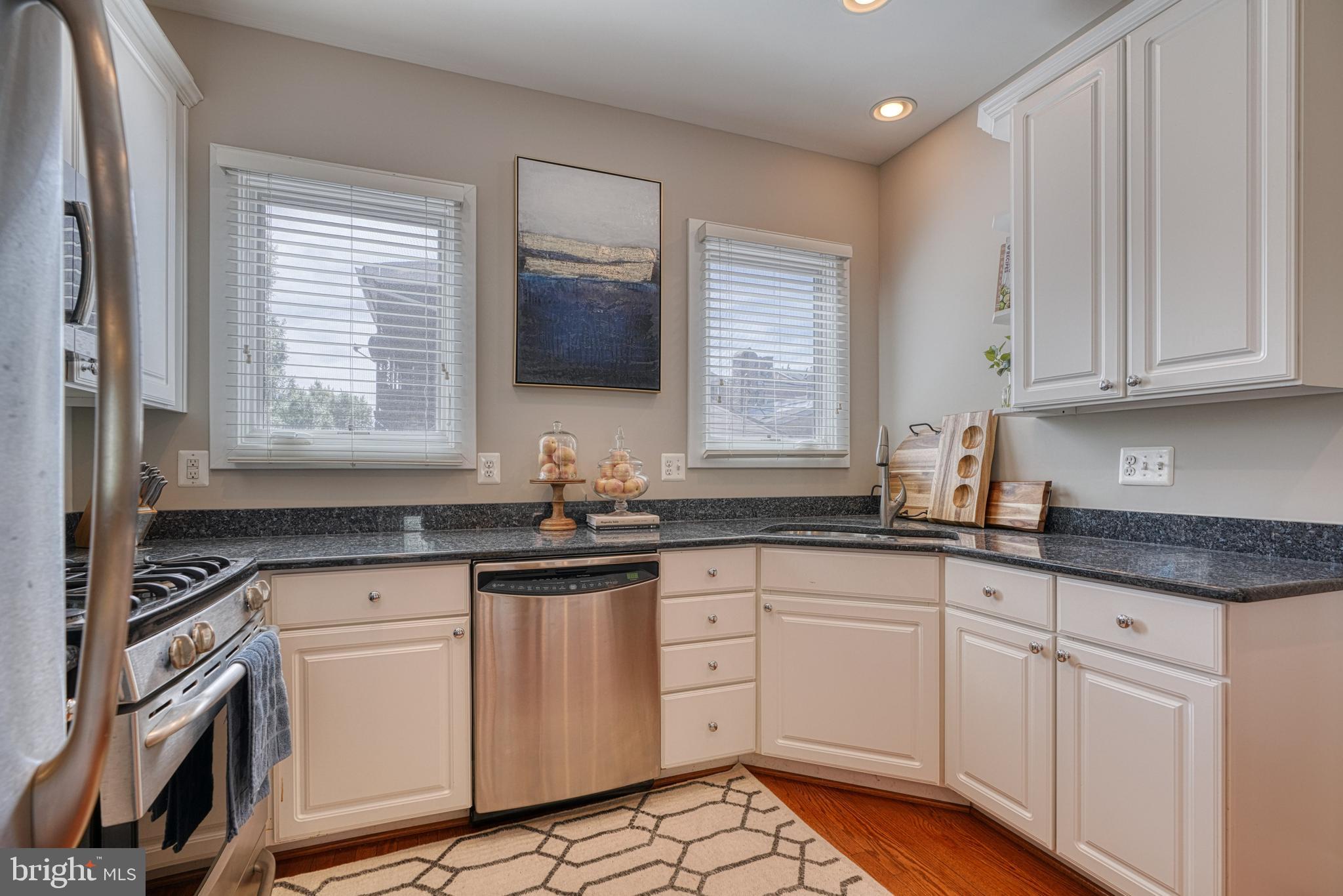 LOMBARD COURT - Residential