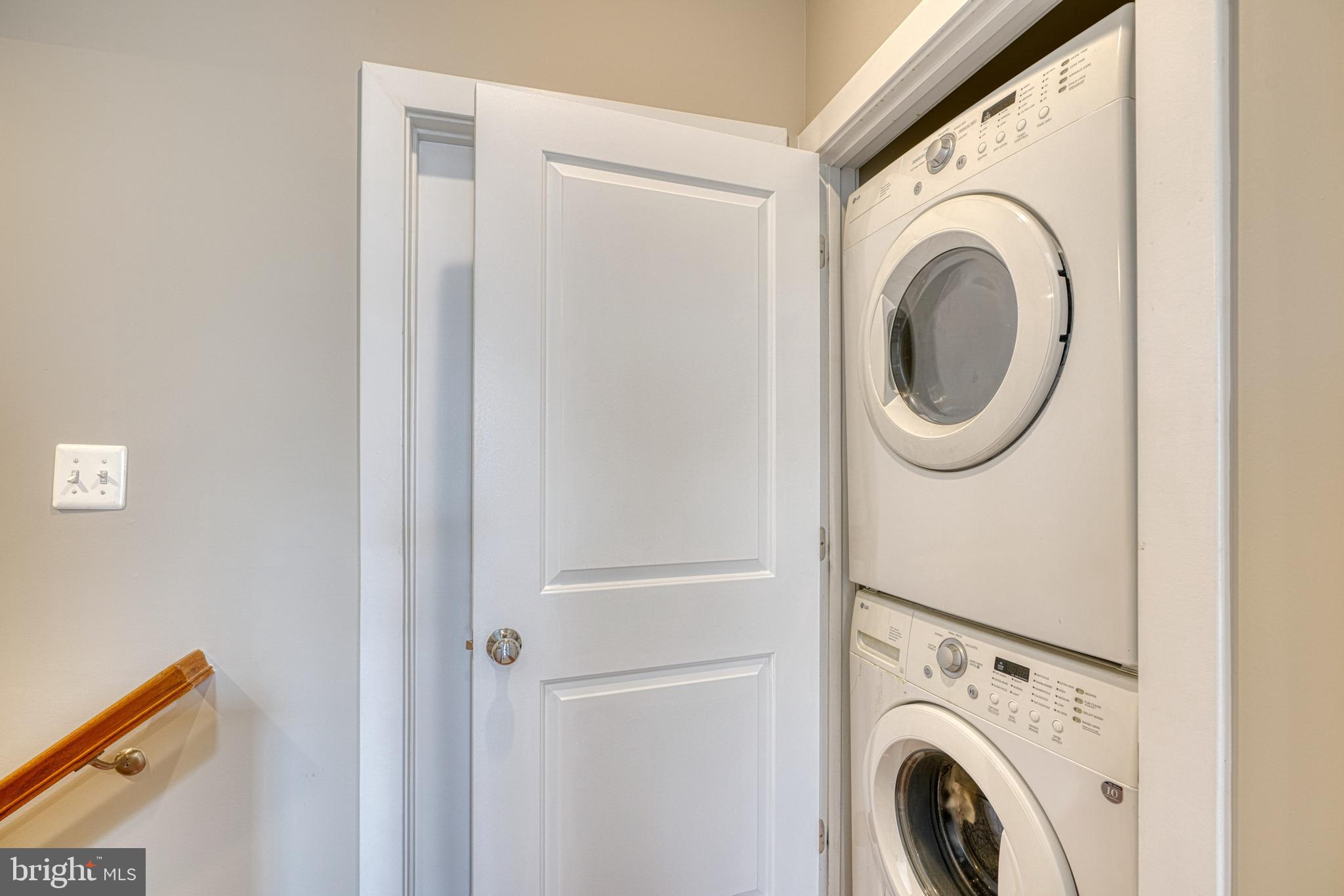 LOMBARD COURT - Residential