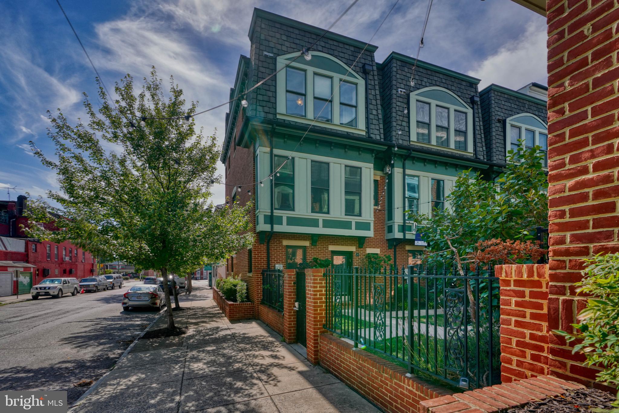 LOMBARD COURT - Residential