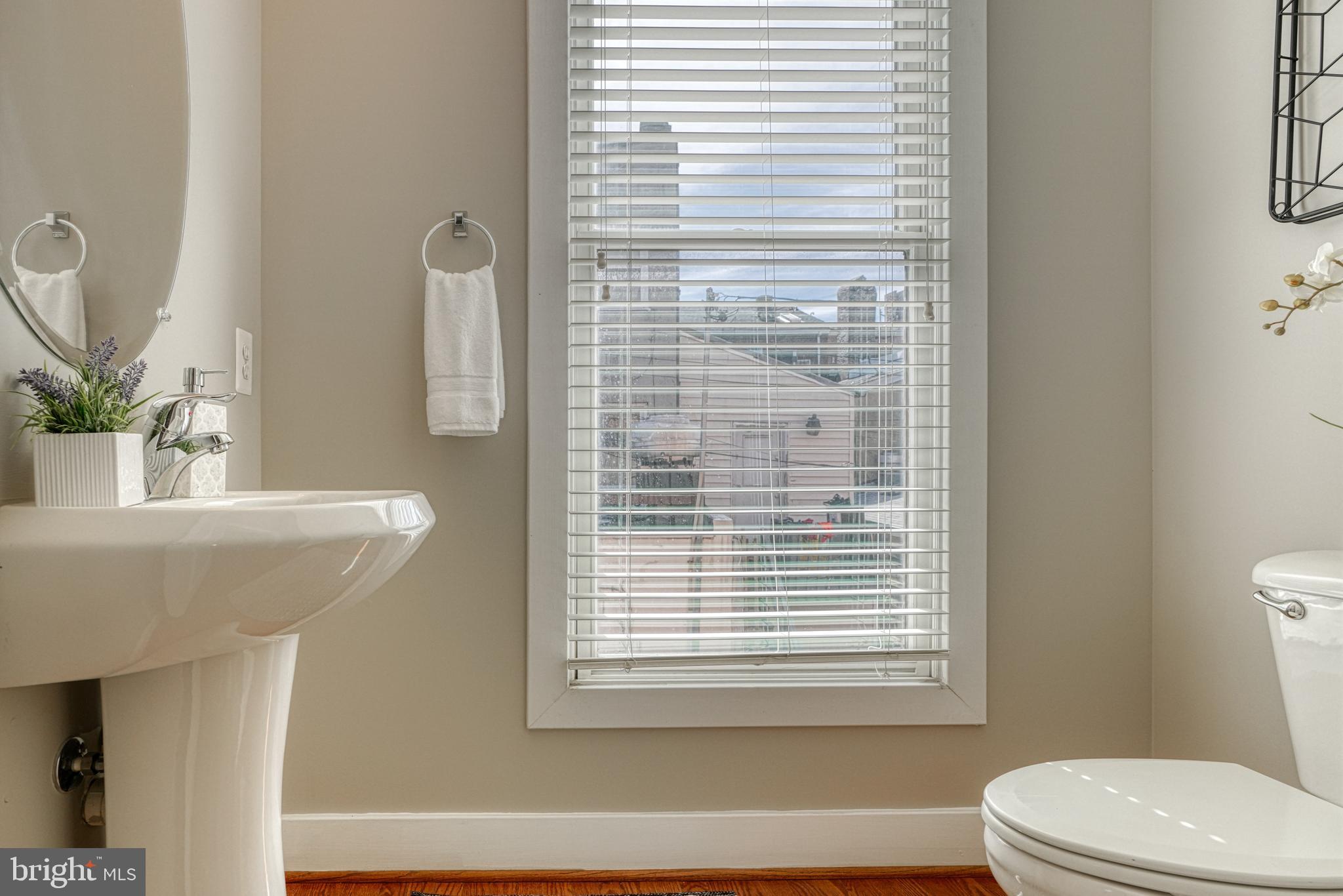 LOMBARD COURT - Residential