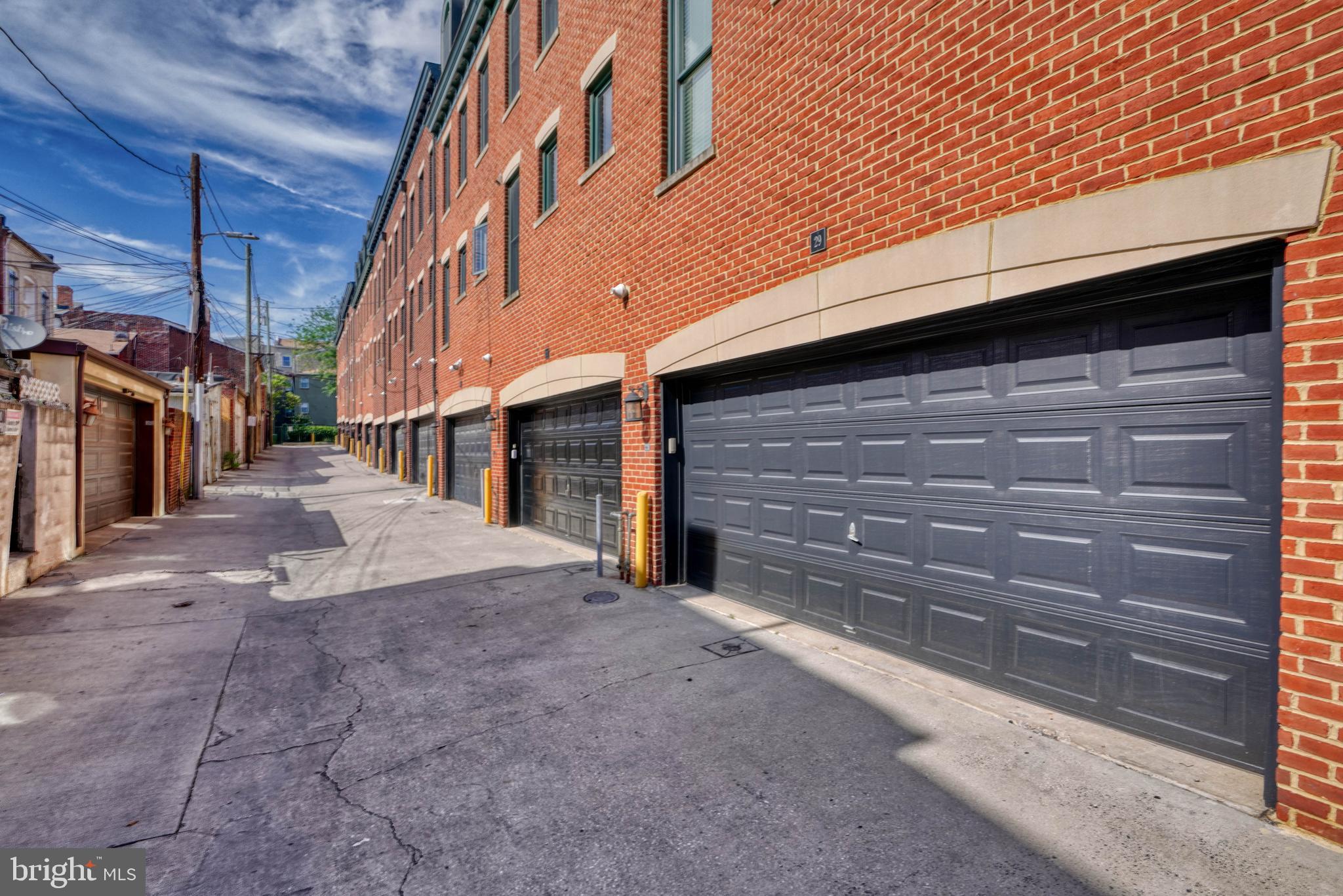 LOMBARD COURT - Residential