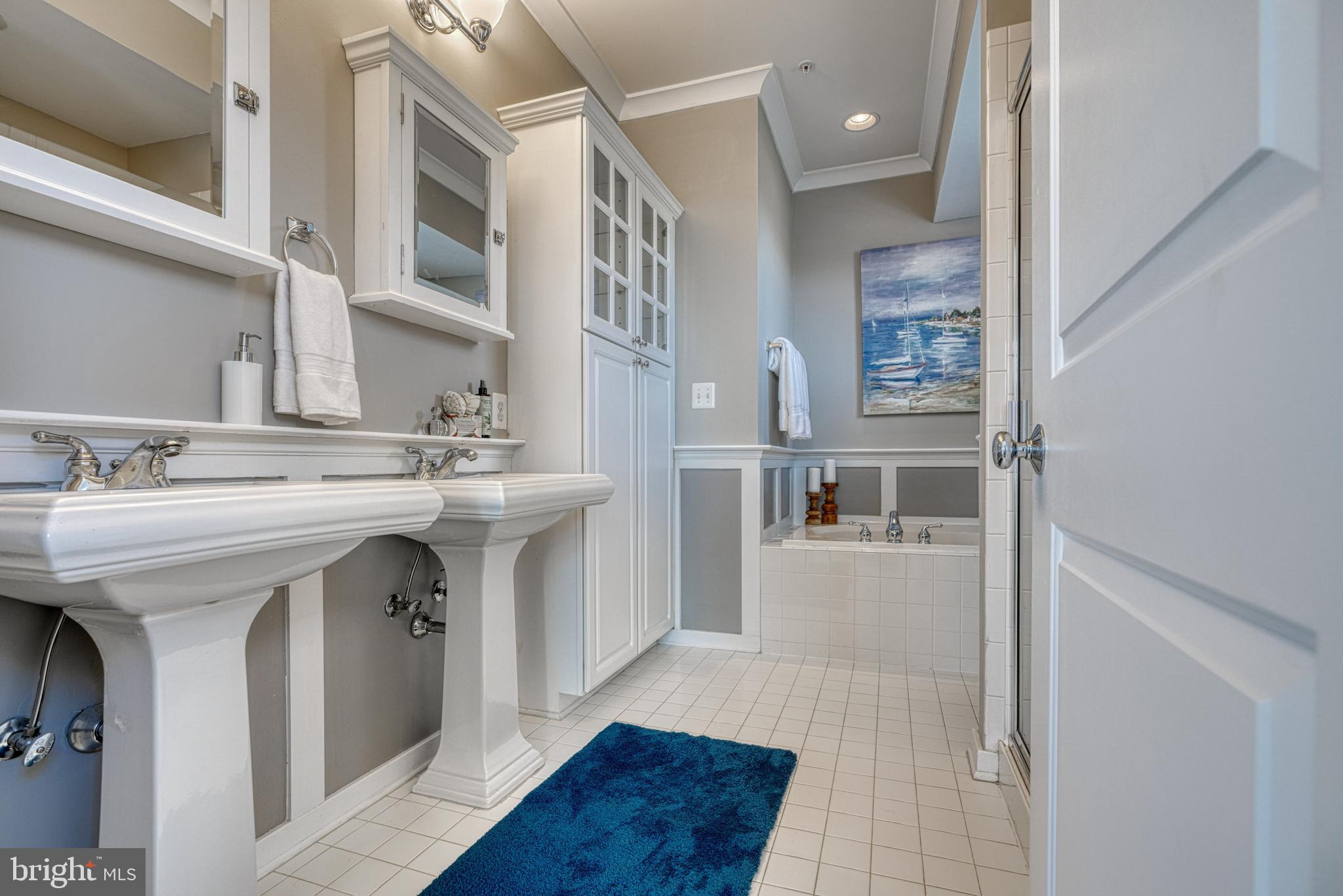 LOMBARD COURT - Residential