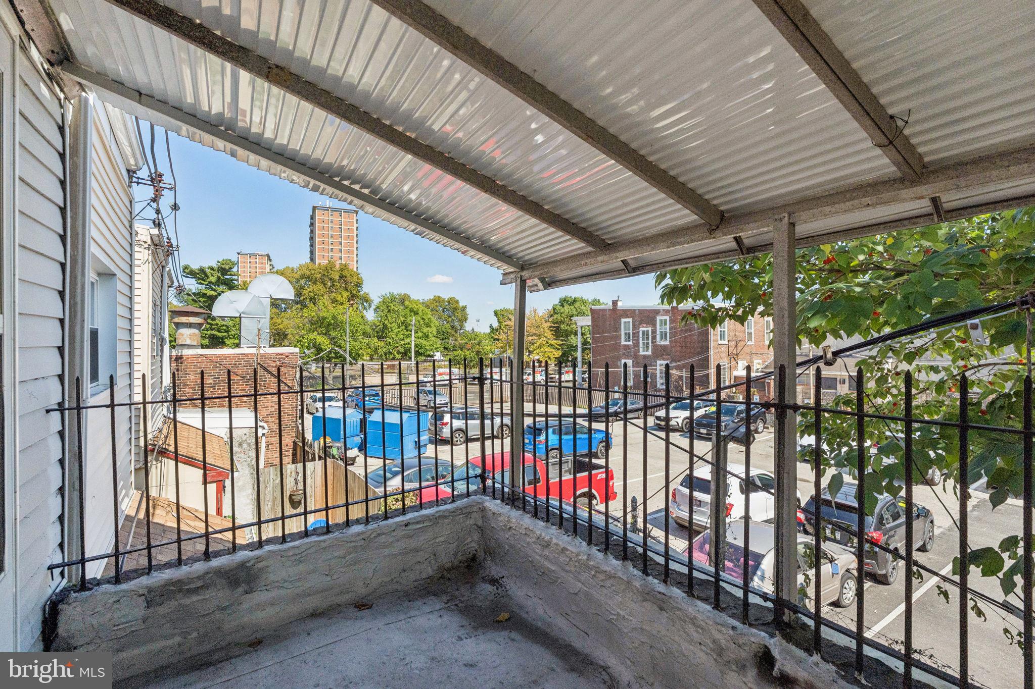 UNIVERSITY CITY - Residential