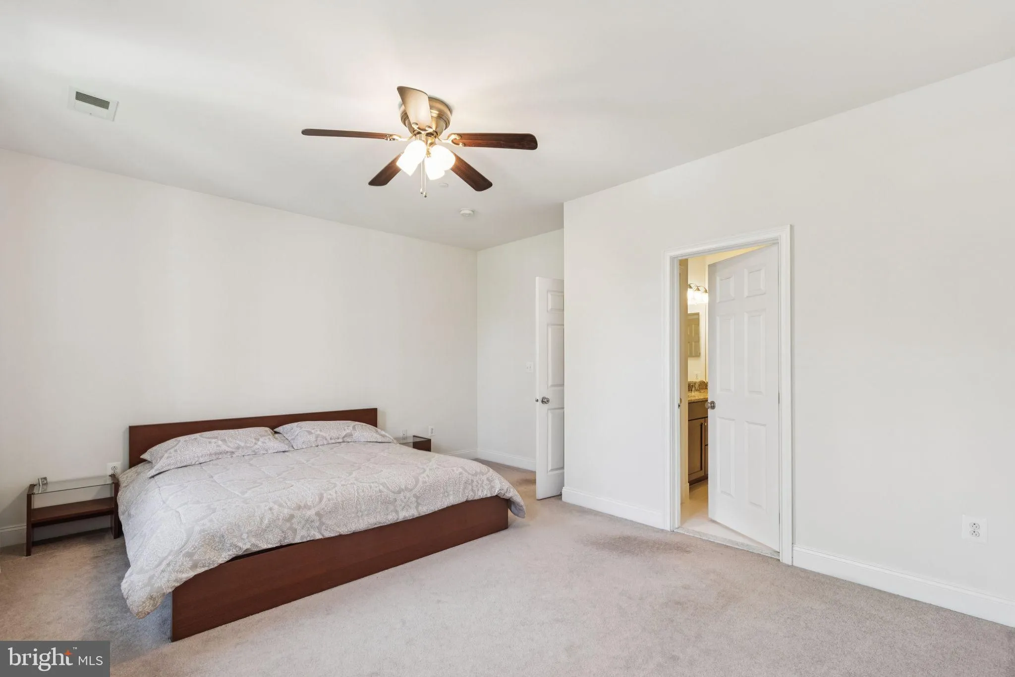 Philadelphia, Pennsylvania 19146, United States, 3 Bedrooms Bedrooms, ,3 BathroomsBathrooms,Residential,Active,131753