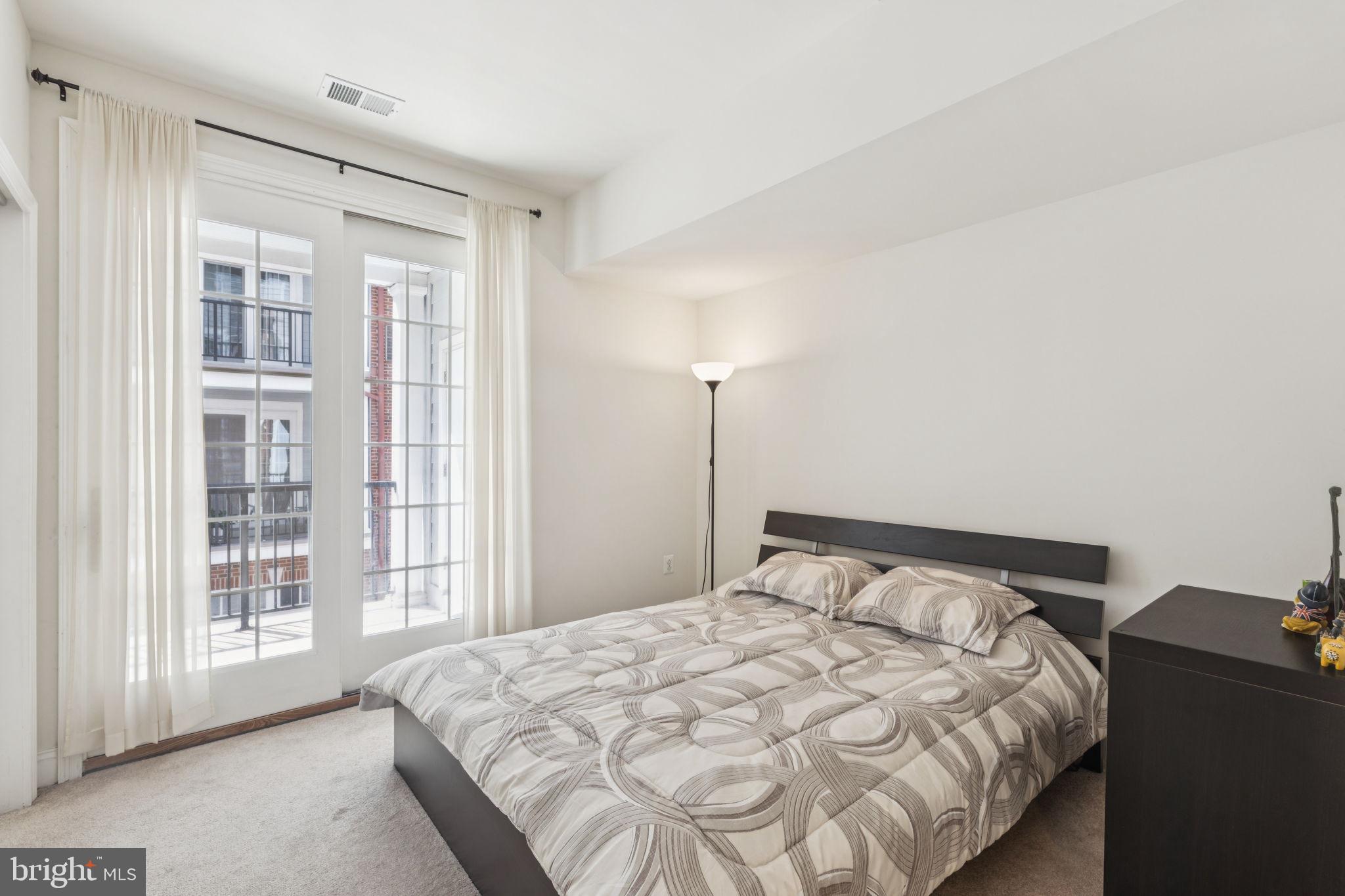 NAVAL SQUARE - Residential