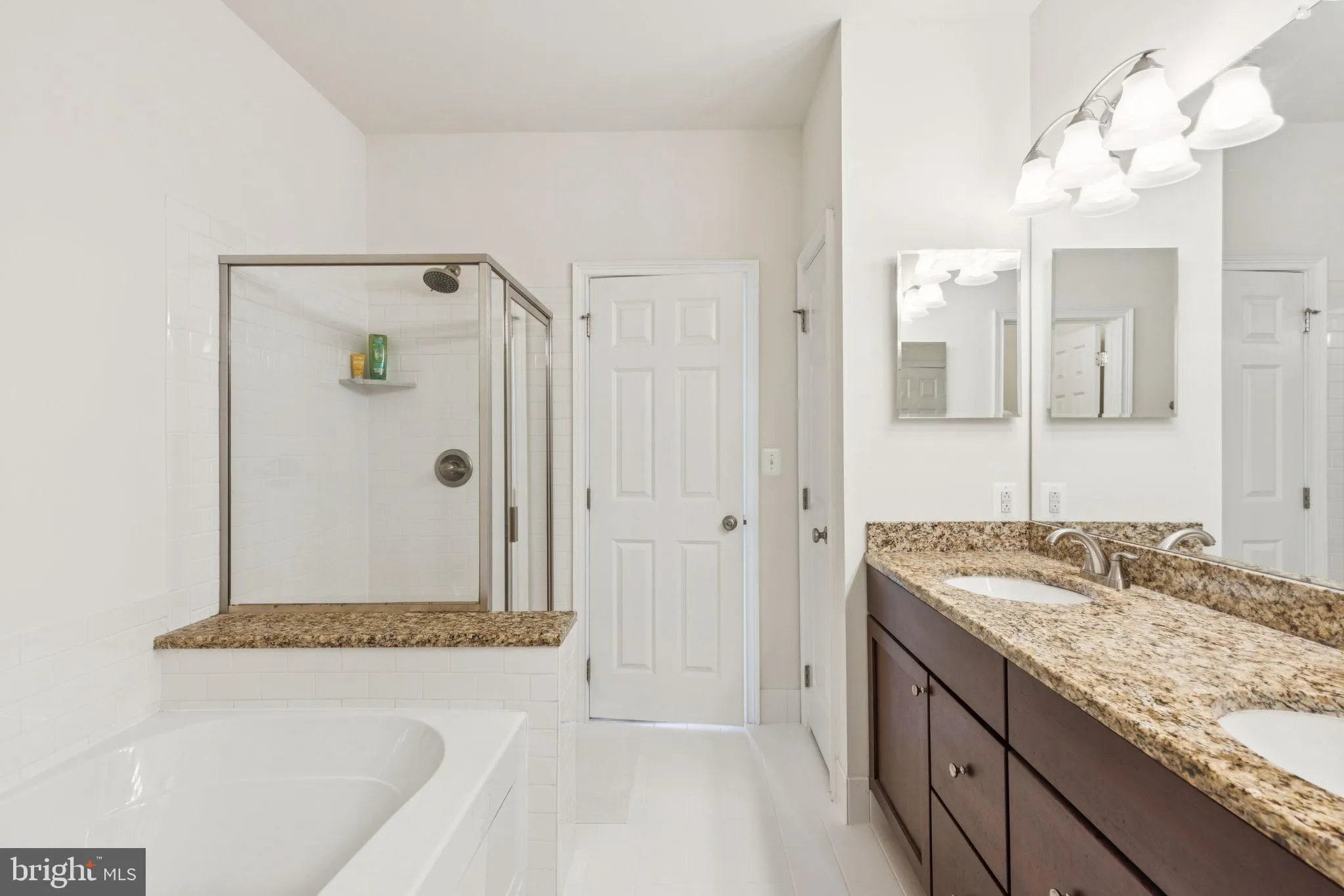 Philadelphia, Pennsylvania 19146, United States, 3 Bedrooms Bedrooms, ,3 BathroomsBathrooms,Residential,Active,131753