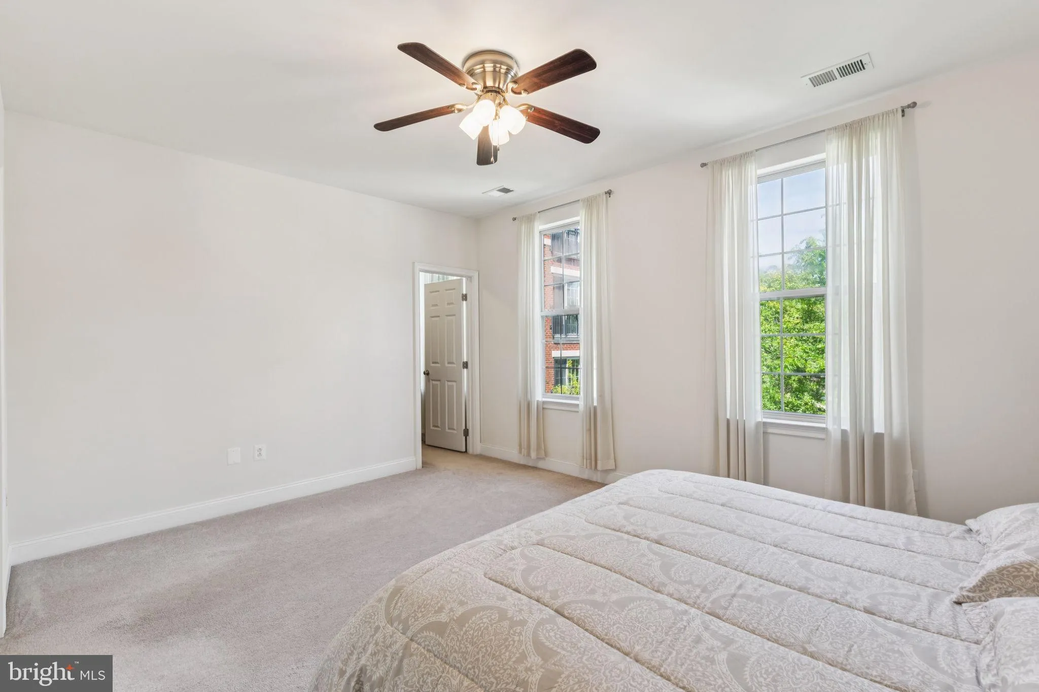 Philadelphia, Pennsylvania 19146, United States, 3 Bedrooms Bedrooms, ,3 BathroomsBathrooms,Residential,Active,131753