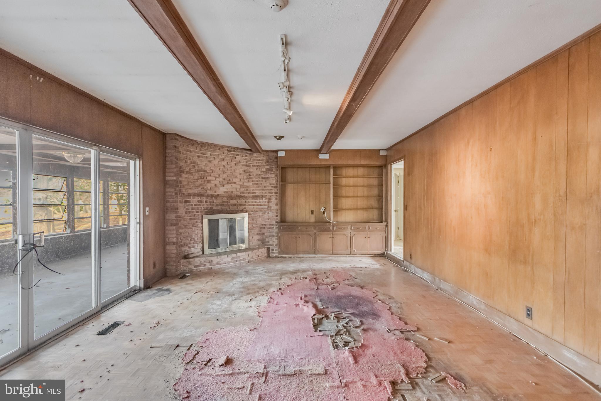 TANTALLON ON THE POTOMAC - Residential