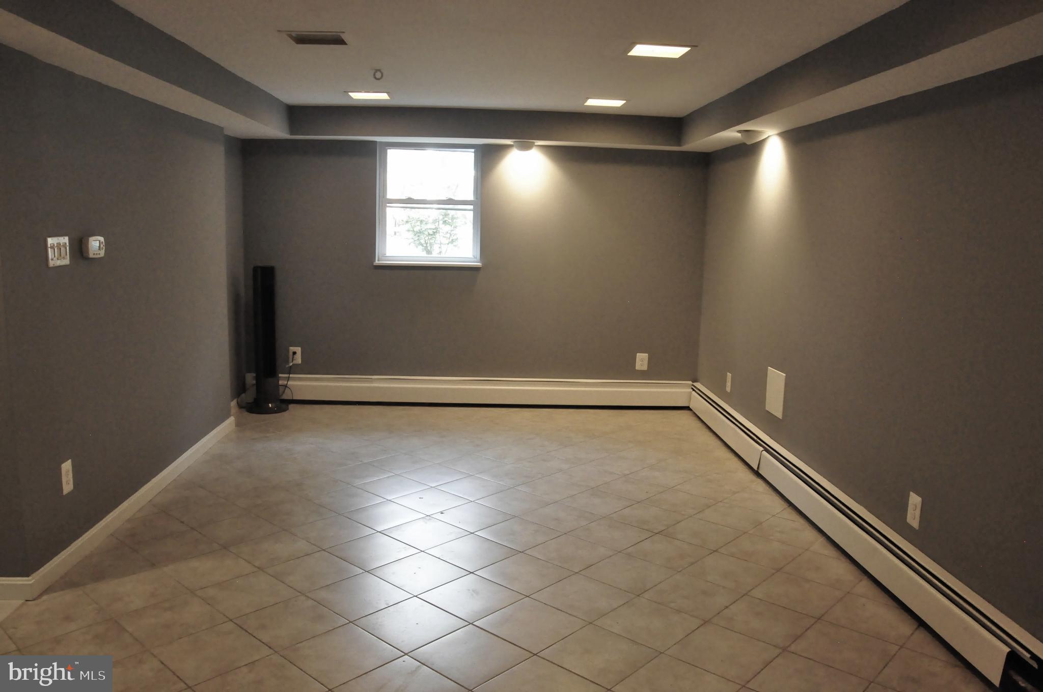 DOUGLAS PARK - Residential Lease