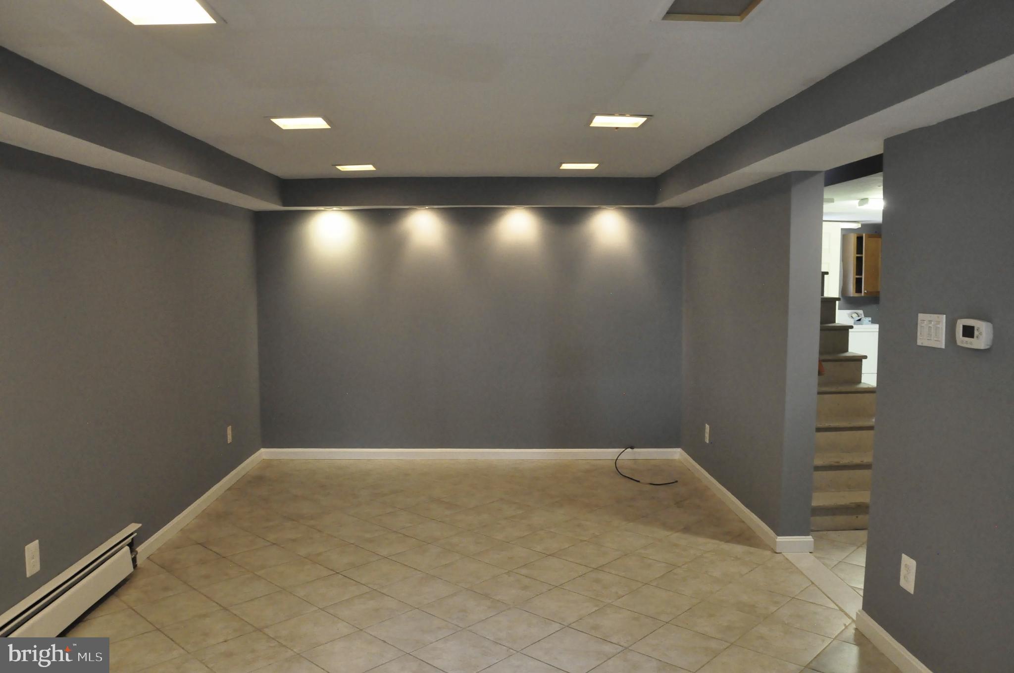 DOUGLAS PARK - Residential Lease