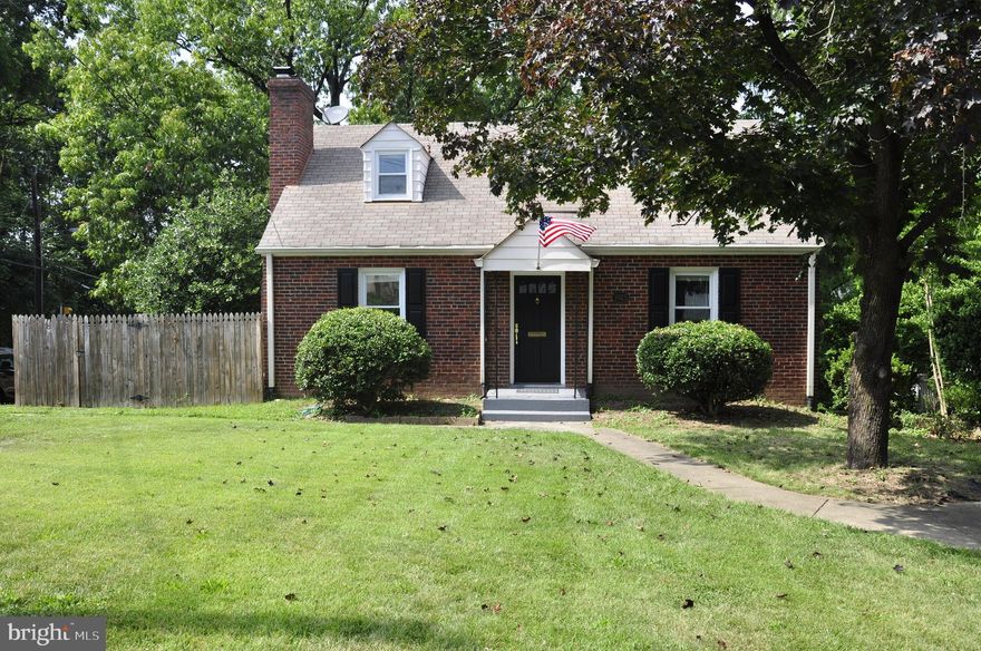 Great find!  This 4 bedrooms 3 bathrooms home invites you in!  Available now. Freshly painted. 
This property features a spacious kitchen with stainless steel appliances.   Hardwood floors throughout the entire main level.  Freshly painted with well-maintained bathrooms. The master bathroom features a unique vintage tub.  Brand new floors installed on the top level. A finished basement that can be used as a playroom or office.  Ample laundry room w/sink. Rare find double-deck. Trees surrounded the big patio a perfect space for entertaining friends and family.  Storage/utility room.
Enjoy the convenience and close proximity to restaurants, parks, and bike routes. Just minutes from Ballston metro, Columbia Pike,  route 50, and FSI. Easy drive to Pentagon City and DC. Owners may consider pets on a case-by-case basis.  Lawn care is included in the monthly rent. Welcome home!.