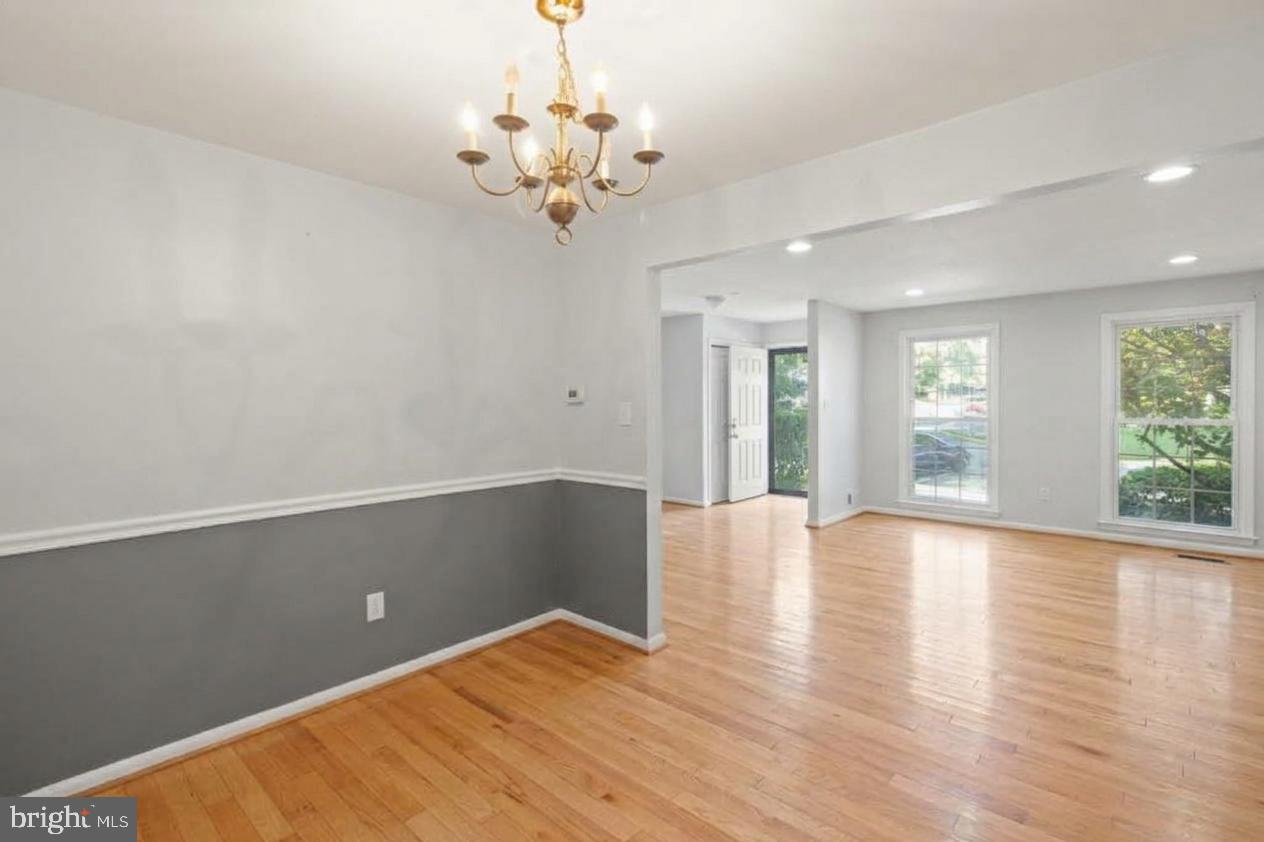 9438 CLOVERDALE COURT