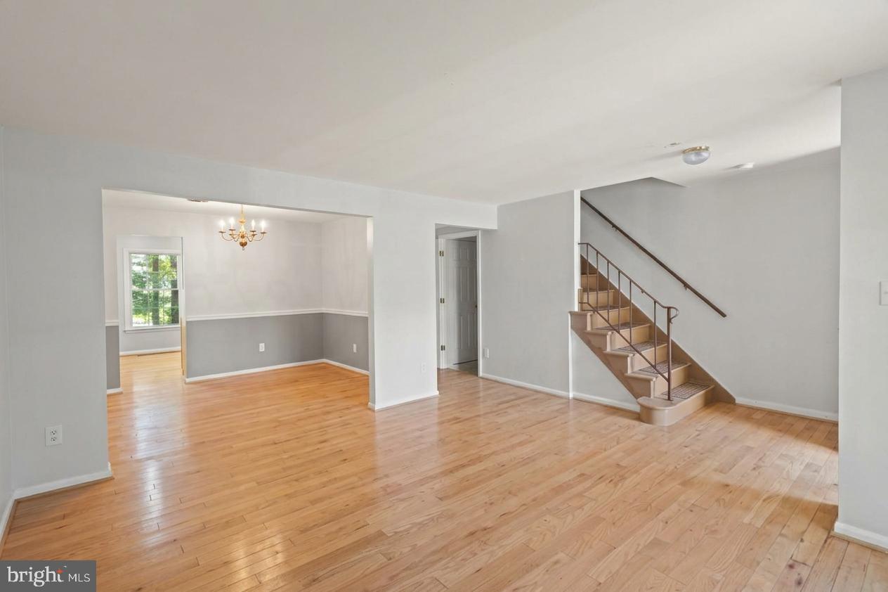 9438 CLOVERDALE COURT
