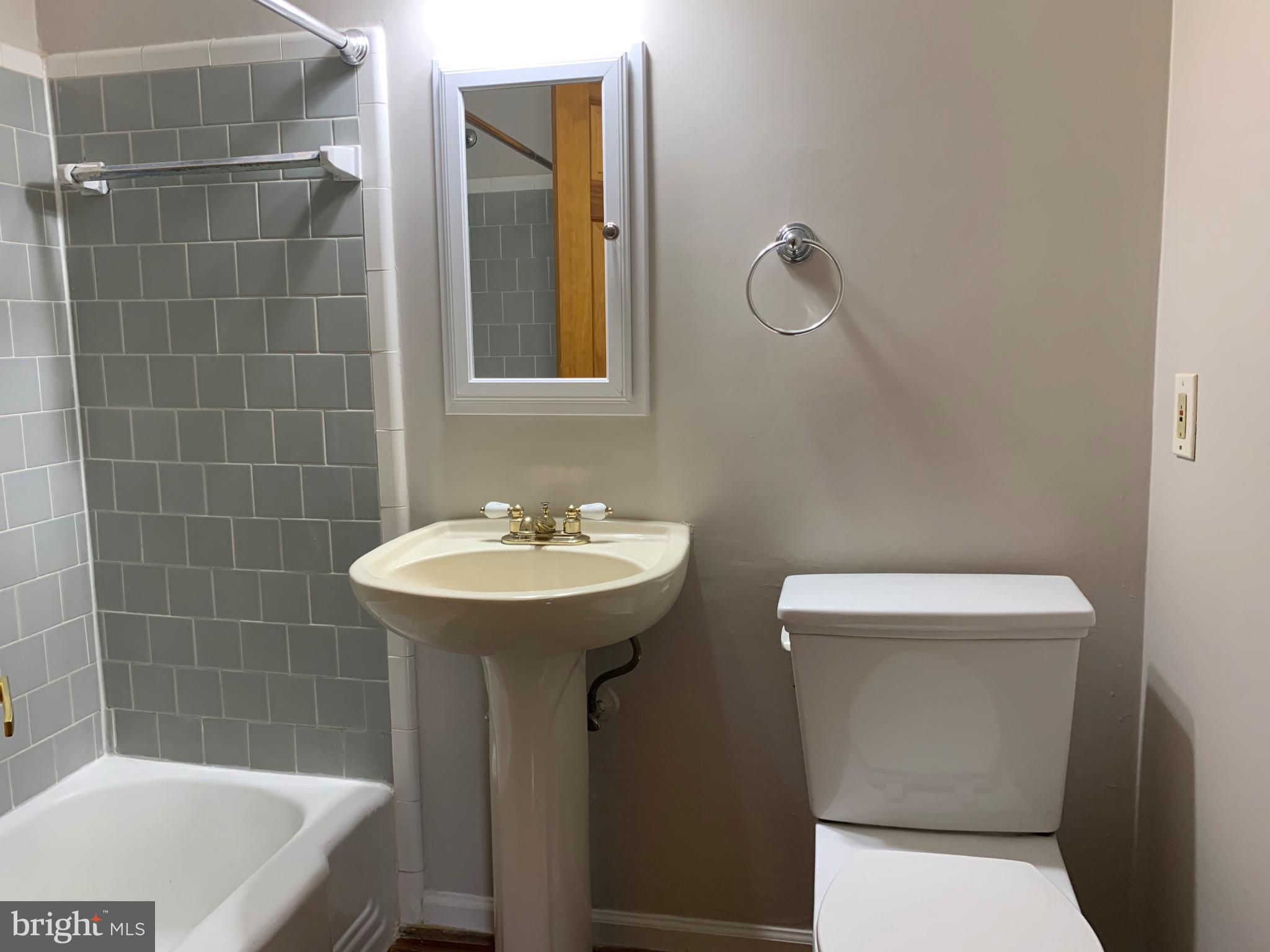 LITTLE RIVER SQUARE - Residential Lease