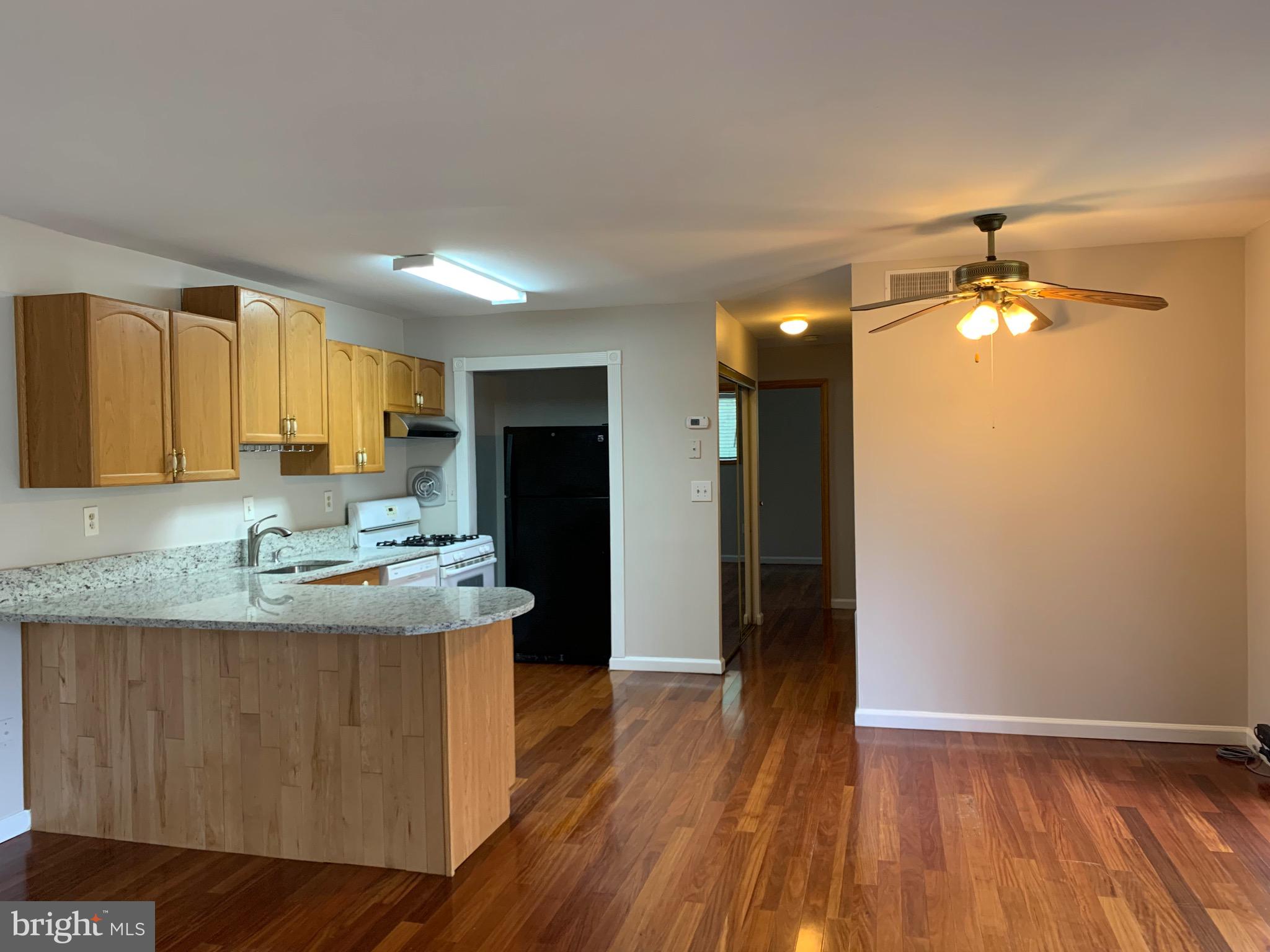 LITTLE RIVER SQUARE - Residential Lease