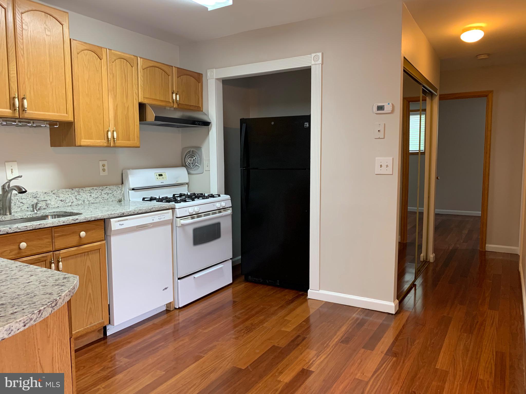 LITTLE RIVER SQUARE - Residential Lease