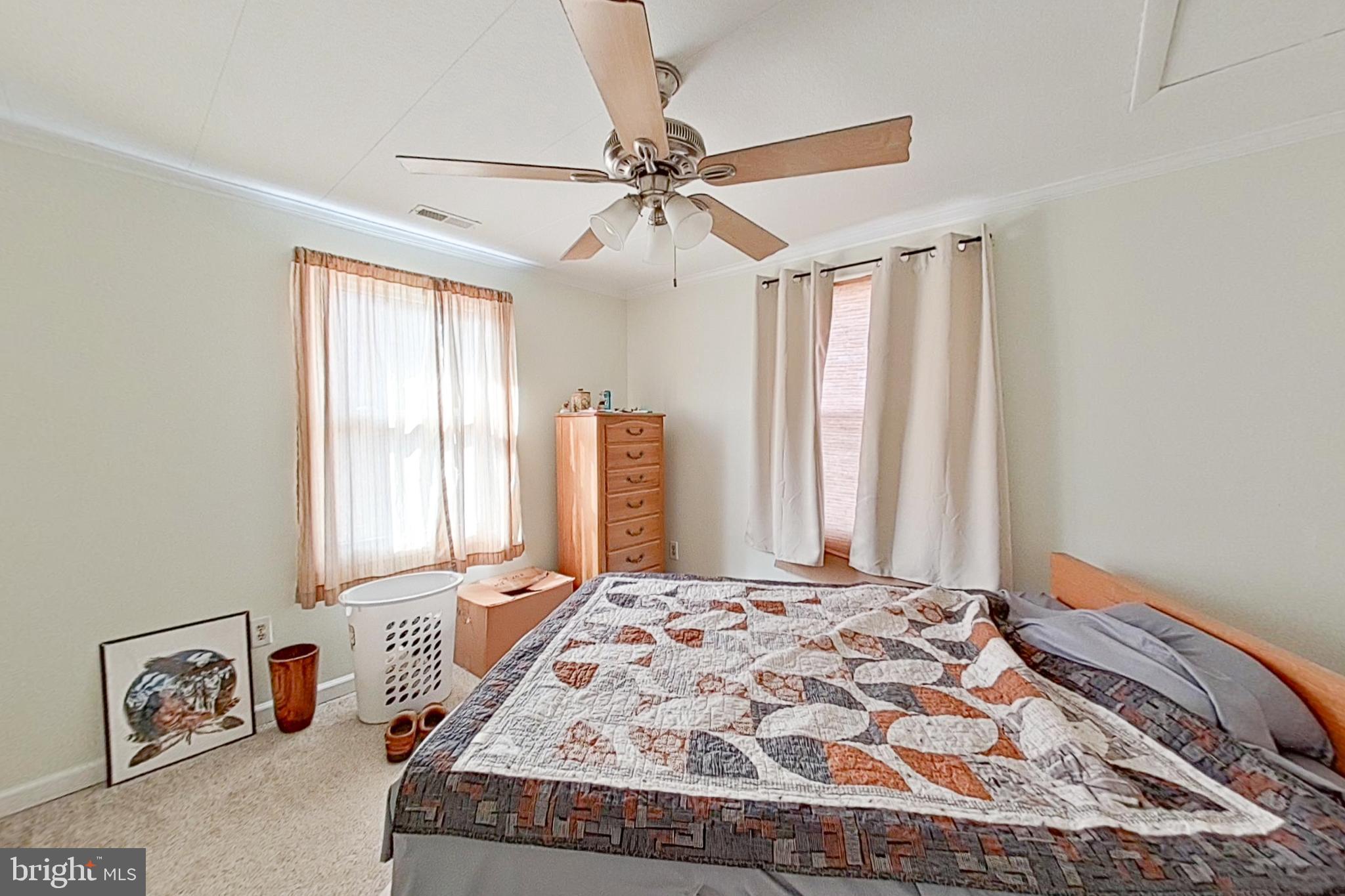 WHITE HALL - Residential