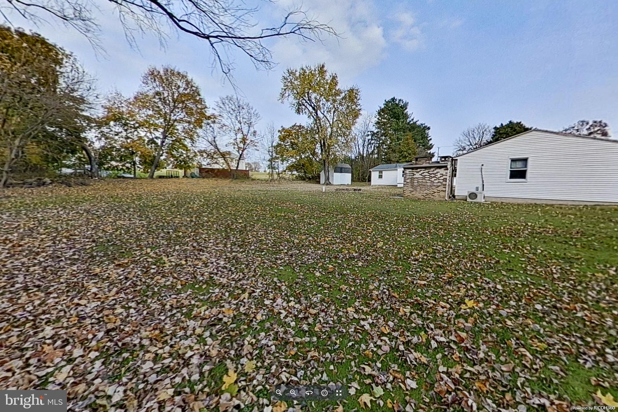 WHITE HALL - Residential