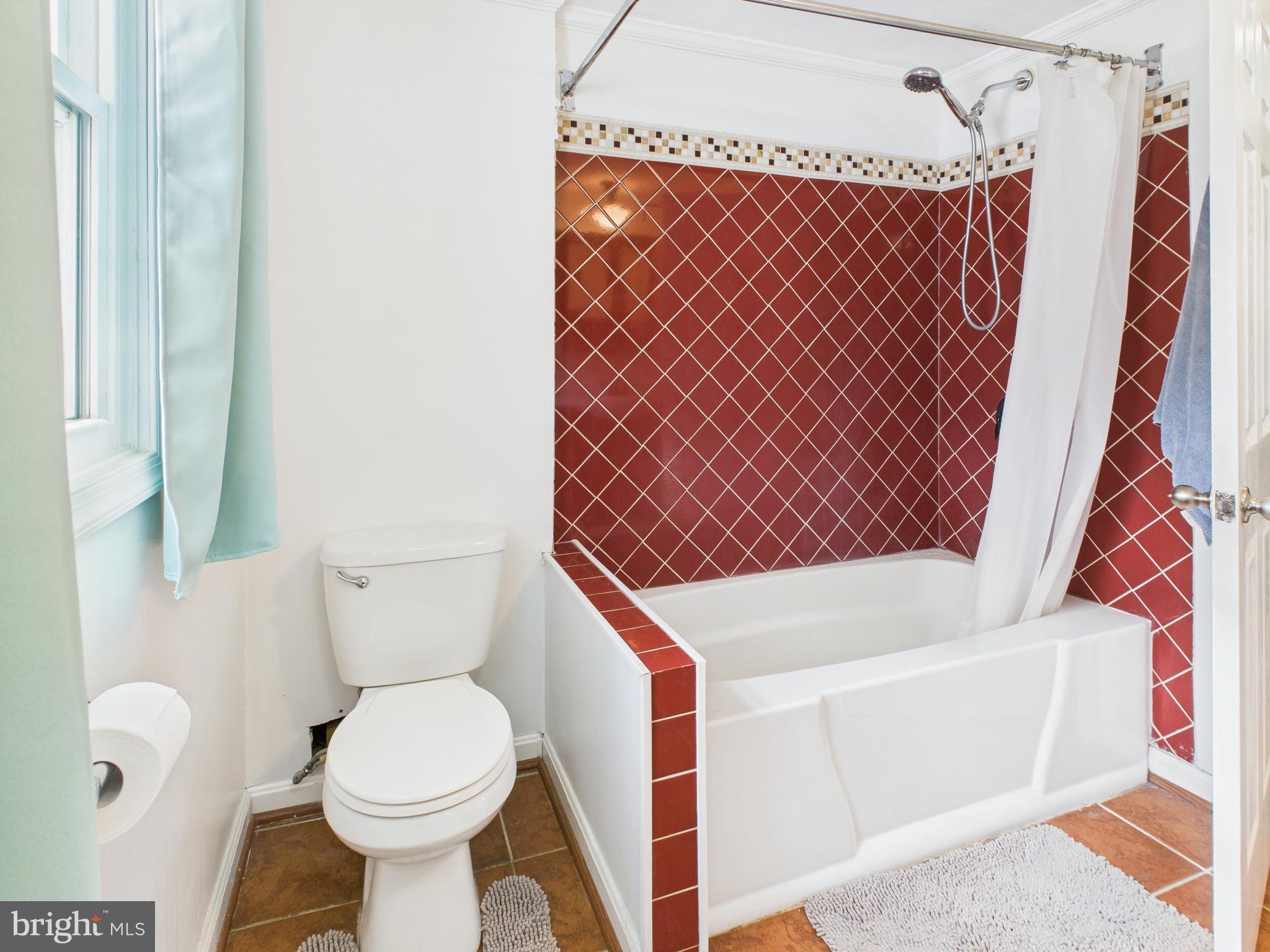 WHITE HALL - Residential