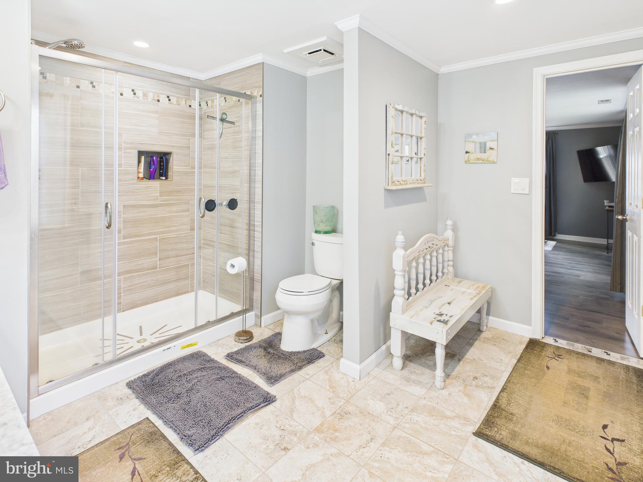 WHITE HALL - Residential