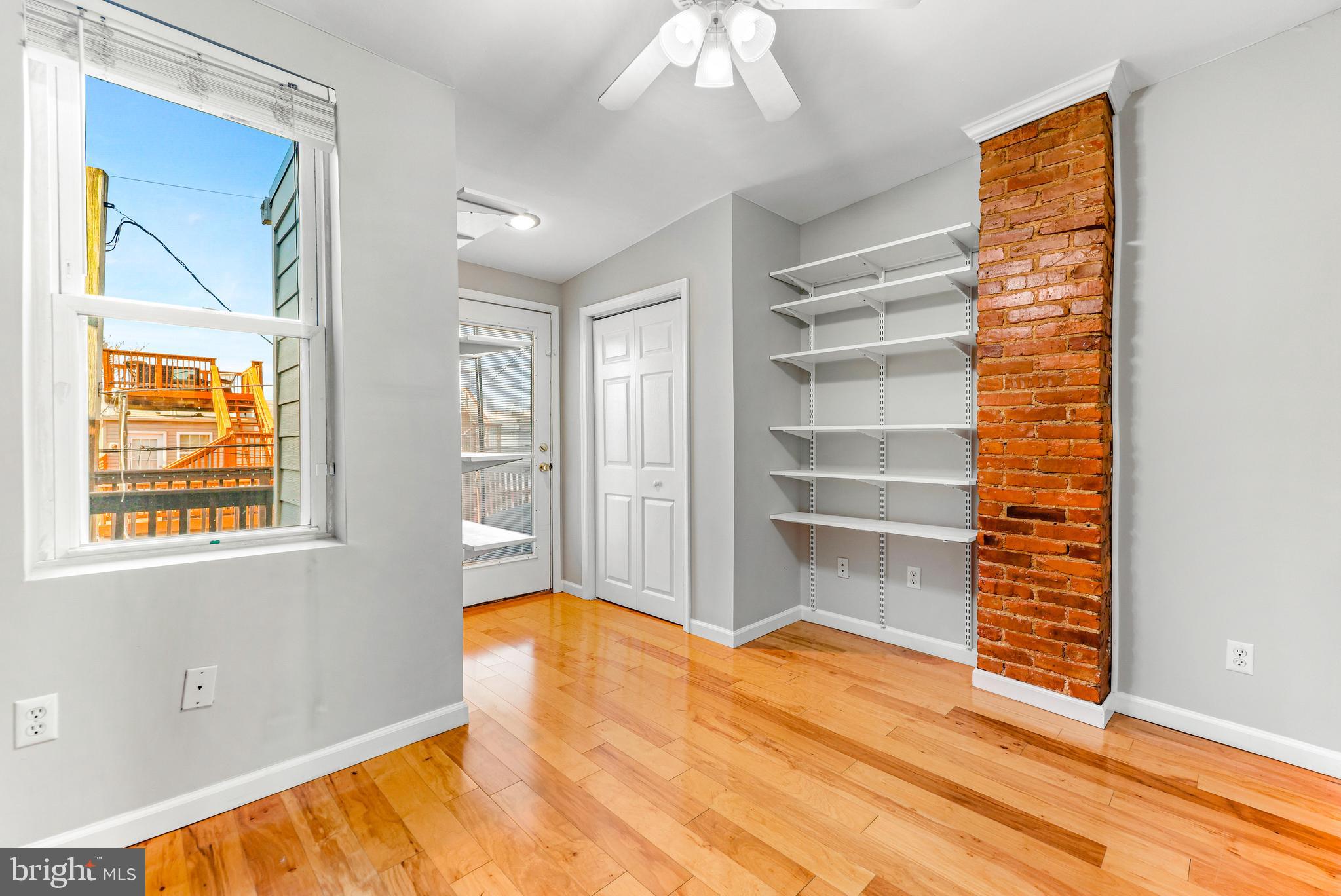 LOCUST POINT - Residential