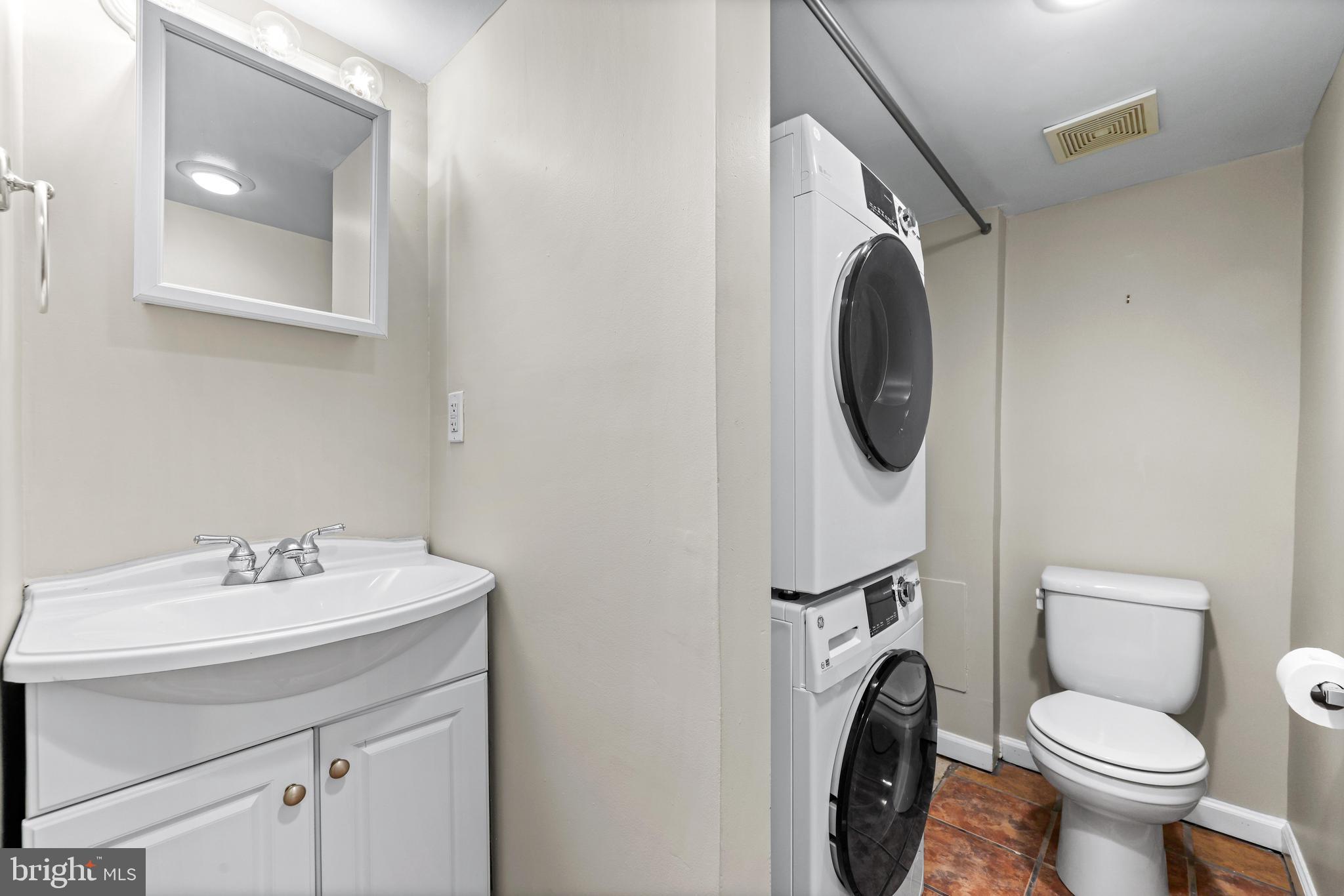 LOCUST POINT - Residential