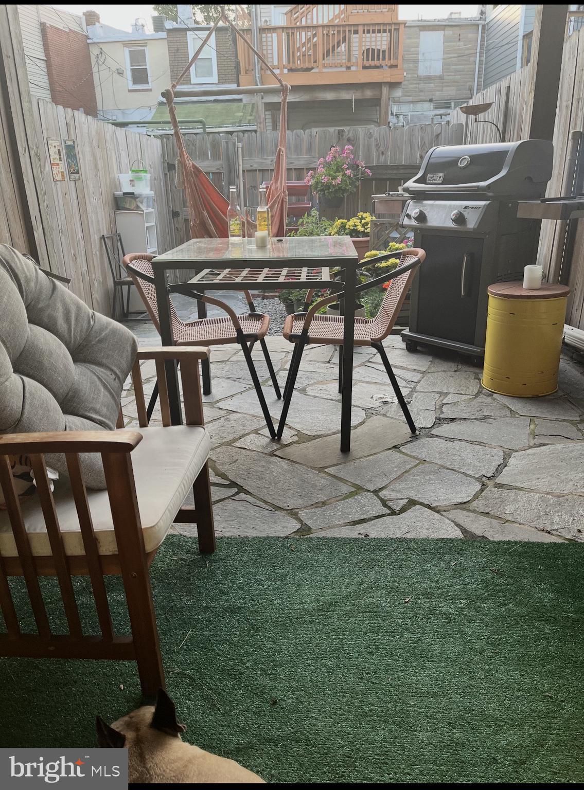 LOCUST POINT - Residential